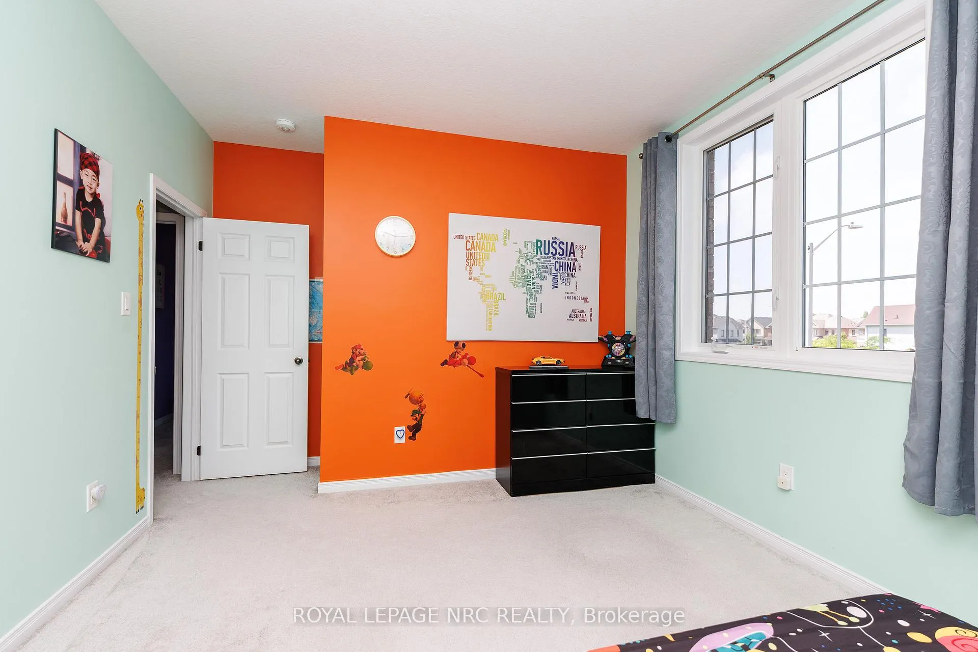 Photo 31 of 8002 Hackbery Trail, Niagara Falls, Brown — HOMEH
