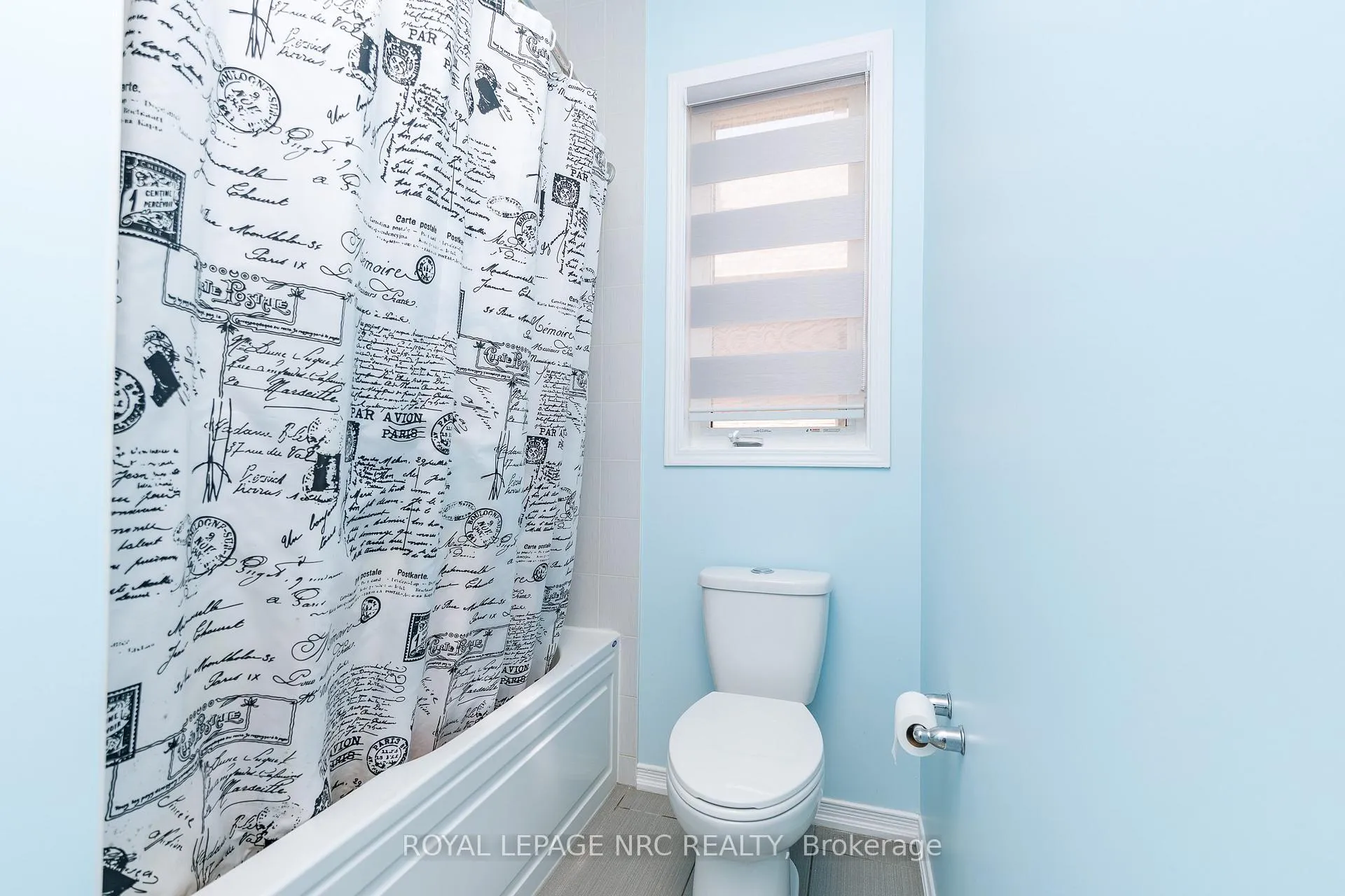Photo 33 of 8002 Hackbery Trail, Niagara Falls, Brown — HOMEH