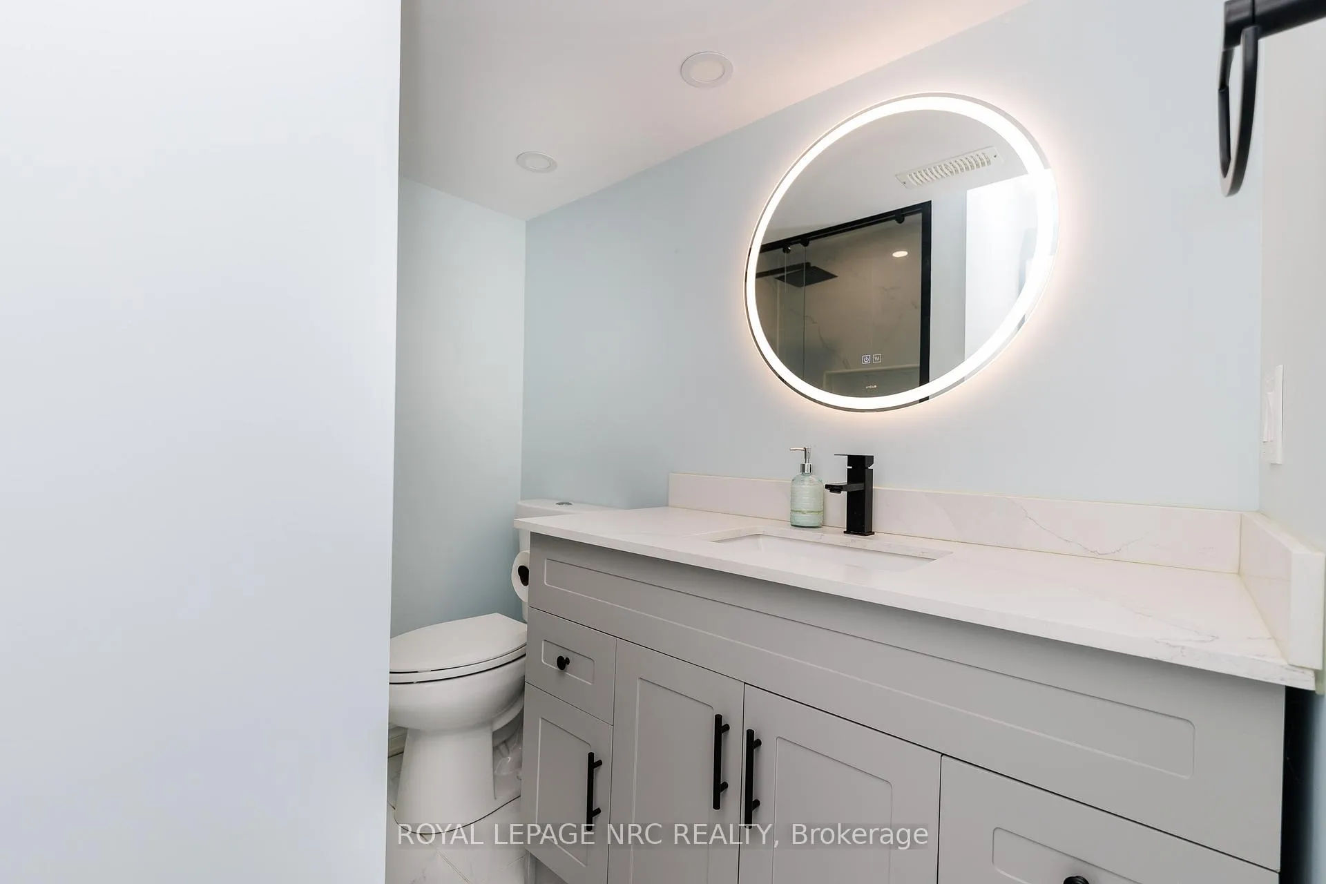 Photo 38 of 8002 Hackbery Trail, Niagara Falls, Brown — HOMEH