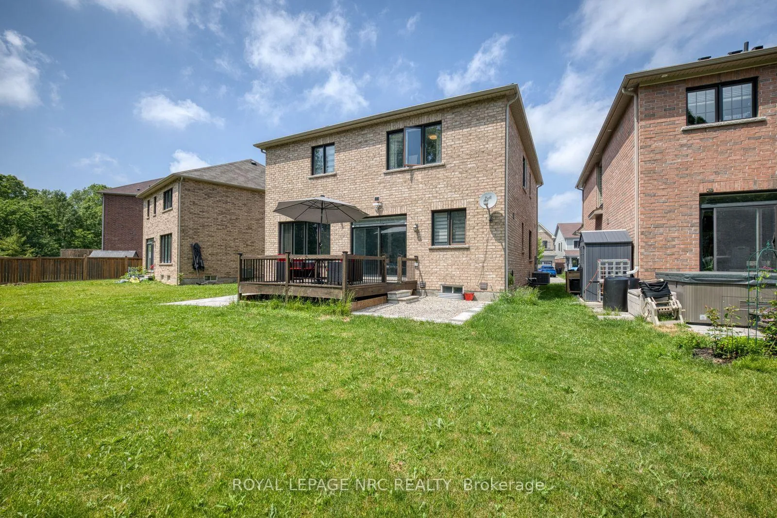 Photo 46 of 8002 Hackbery Trail, Niagara Falls, Brown — HOMEH