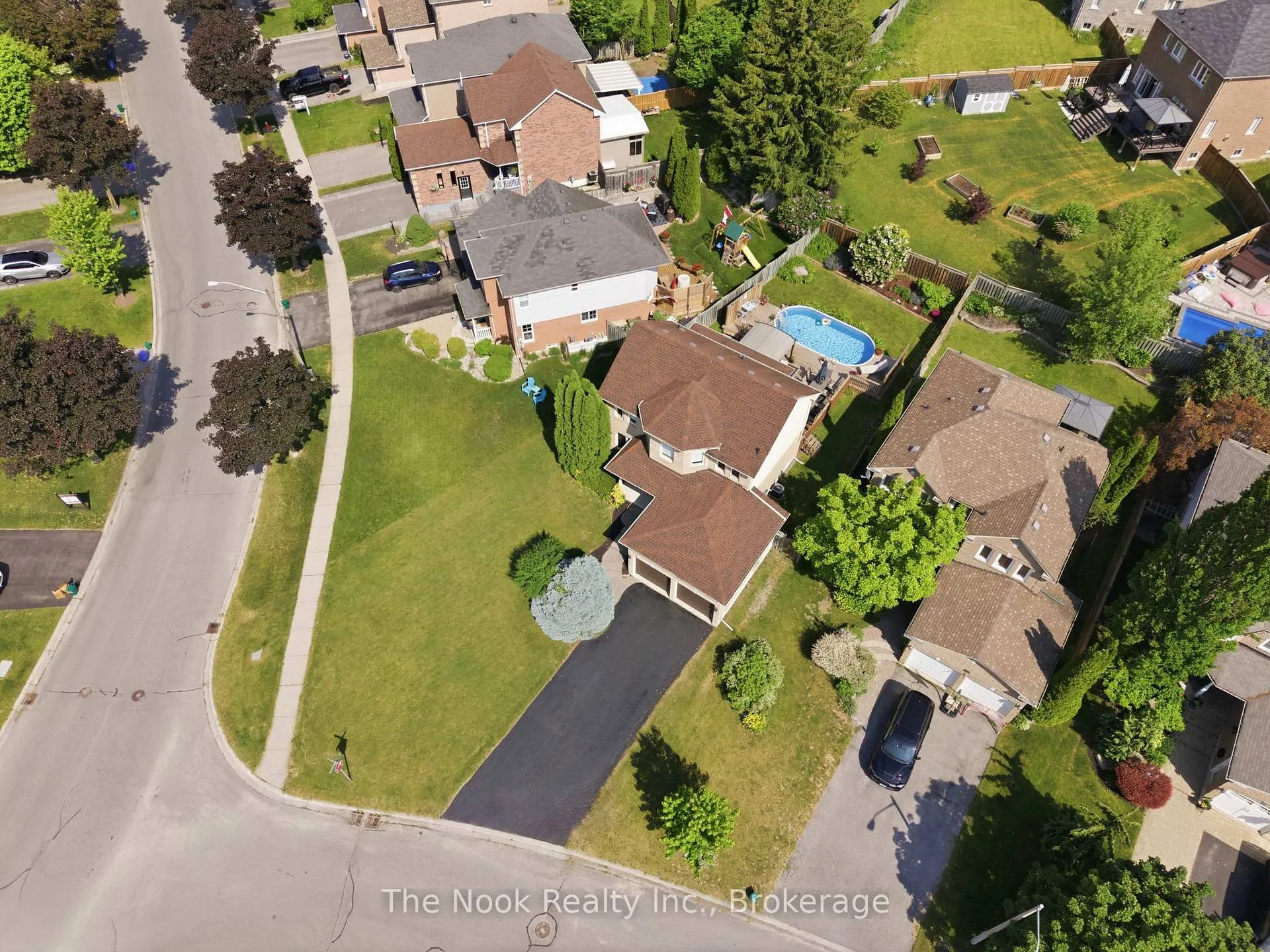 Photo 2 of 2 Ireland Street, Clarington, Bowmanville — HOMEH