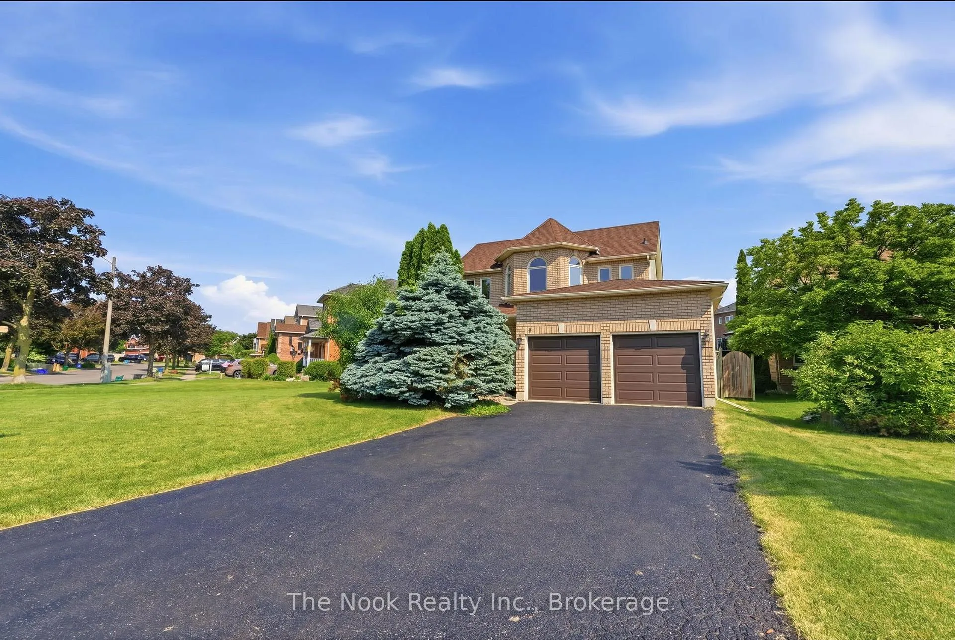 Photo 4 of 2 Ireland Street, Clarington, Bowmanville — HOMEH
