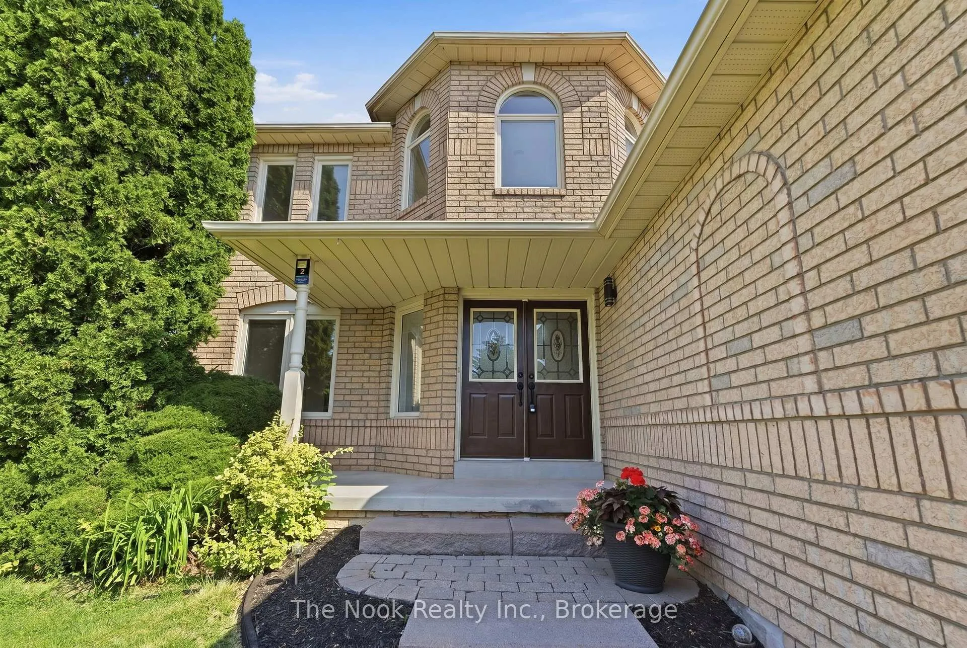 Photo 5 of 2 Ireland Street, Clarington, Bowmanville — HOMEH