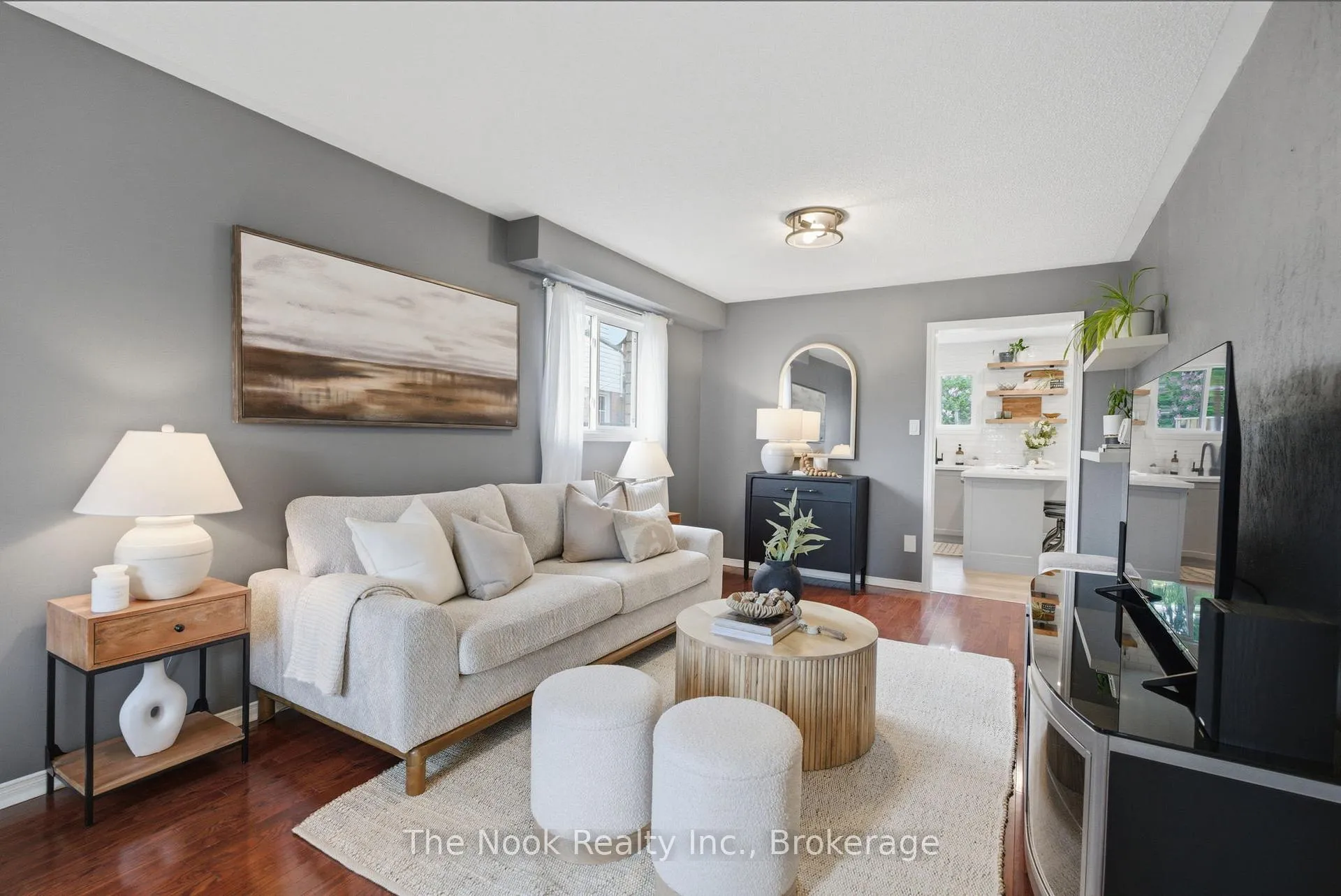 Photo 7 of 2 Ireland Street, Clarington, Bowmanville — HOMEH
