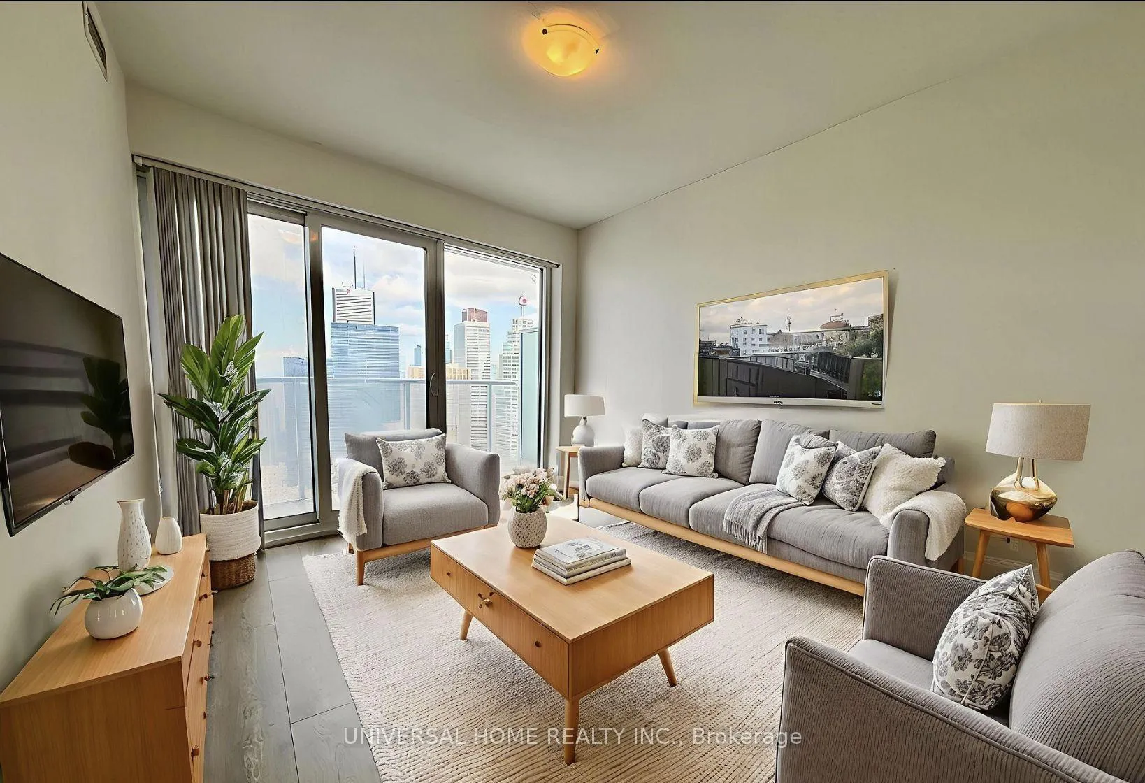 Photo 2 of Unit 5803, 88 Harbour Street, Toronto, Waterfront Communities — HOMEH