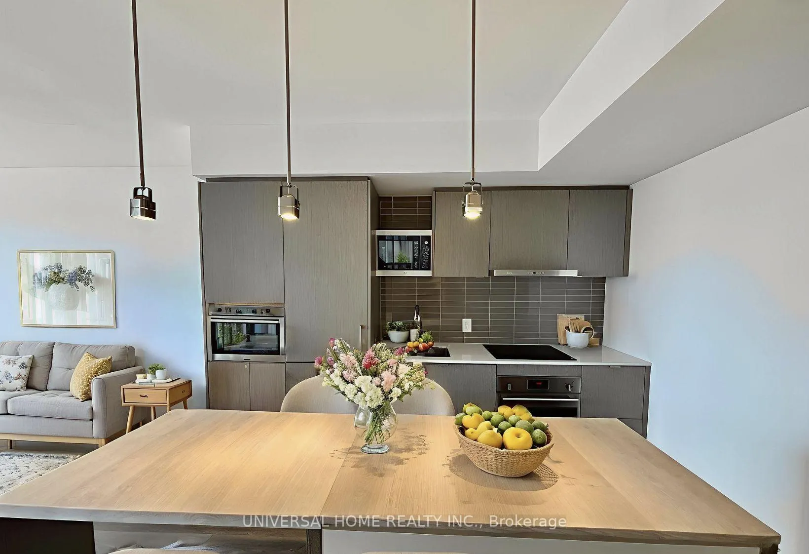 Photo 4 of Unit 5803, 88 Harbour Street, Toronto, Waterfront Communities — HOMEH
