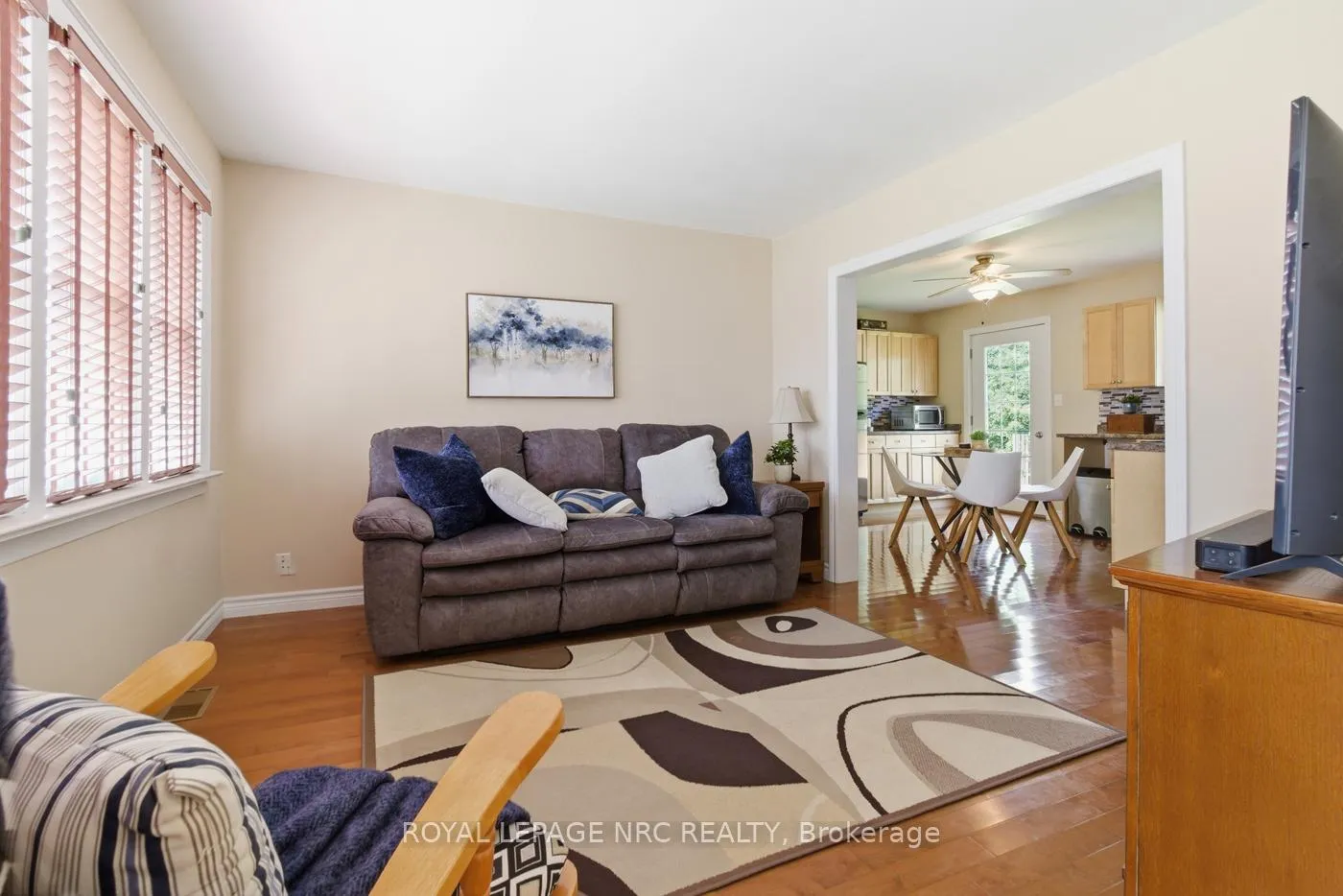 Photo 9 of 236 Deere Street, Welland, Lincoln/Crowland — HOMEH