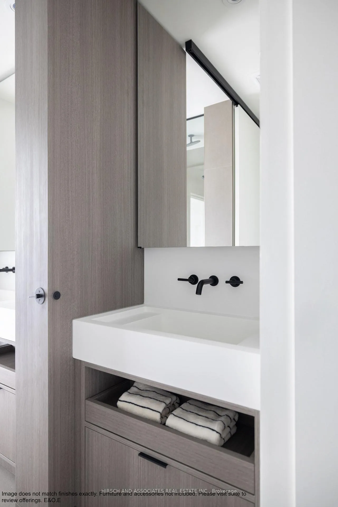 Photo 4 of Unit 4709, 55 Charles Street E, Toronto, Church-Yonge Corridor — HOMEH