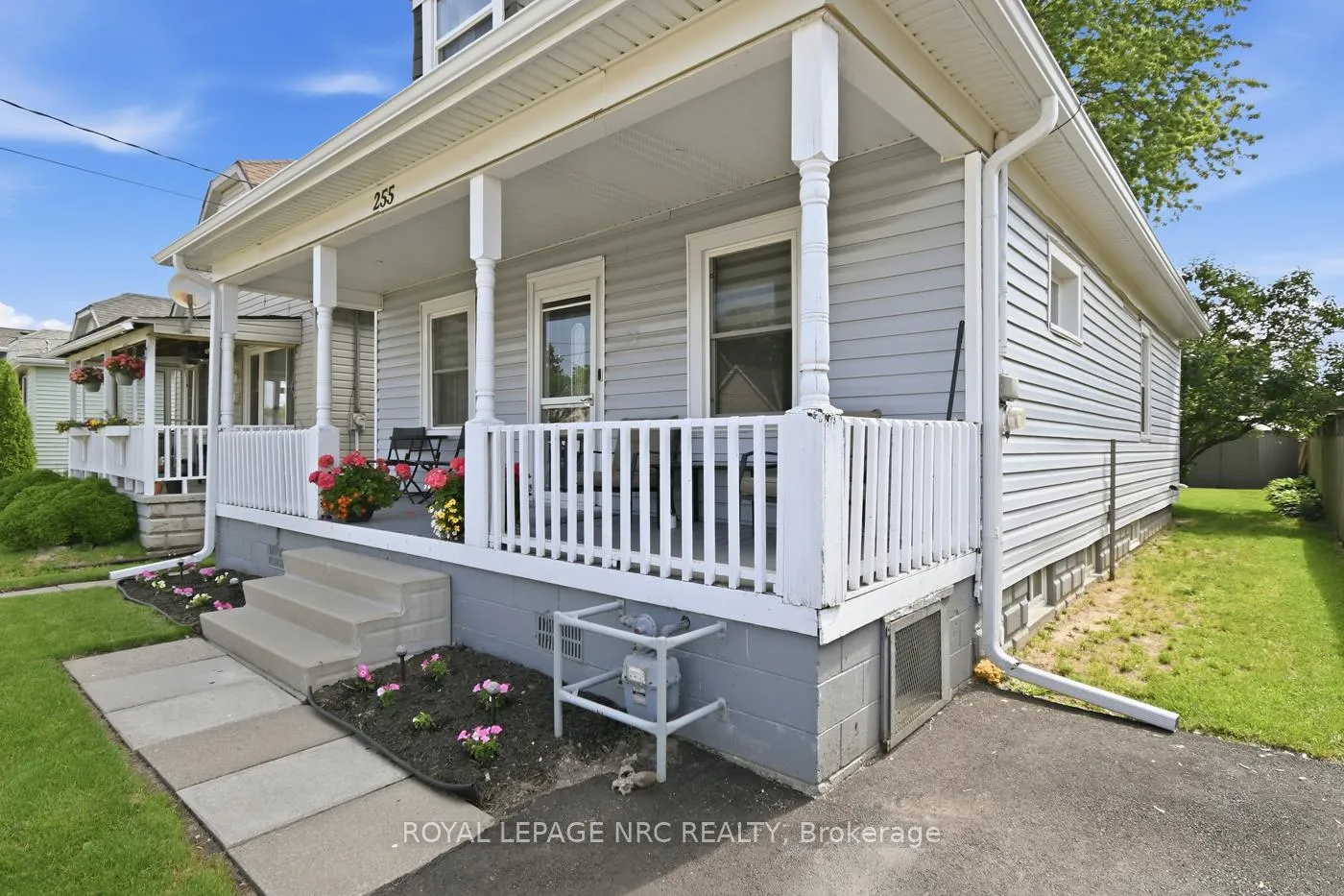Photo 2 of 255 Deere Street, Welland, Lincoln/Crowland — HOMEH