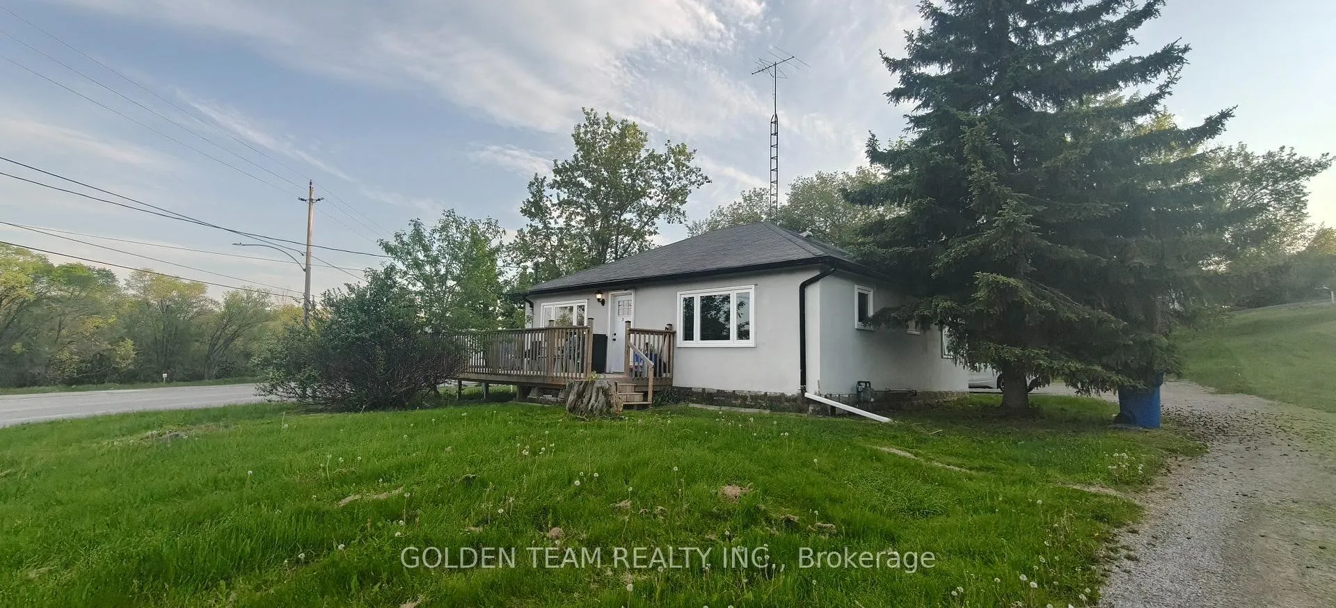 Photo 2 of 506 The Queensway S, Georgina, Keswick South — HOMEH