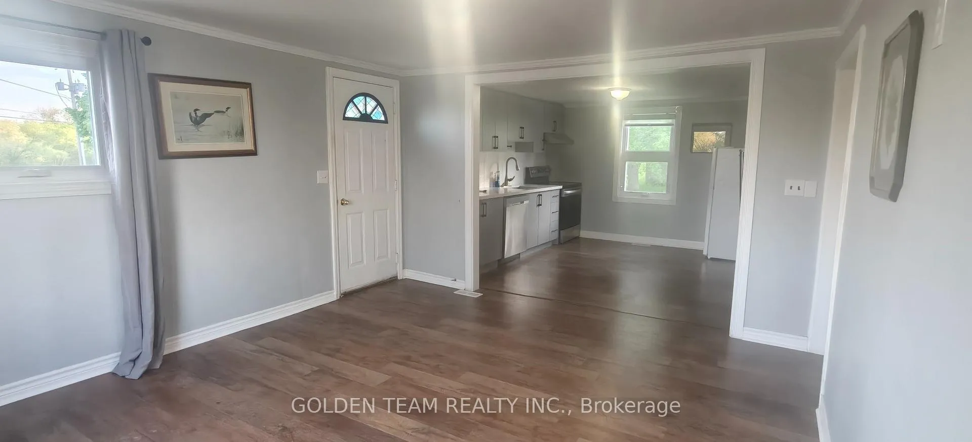 Photo 3 of 506 The Queensway S, Georgina, Keswick South — HOMEH
