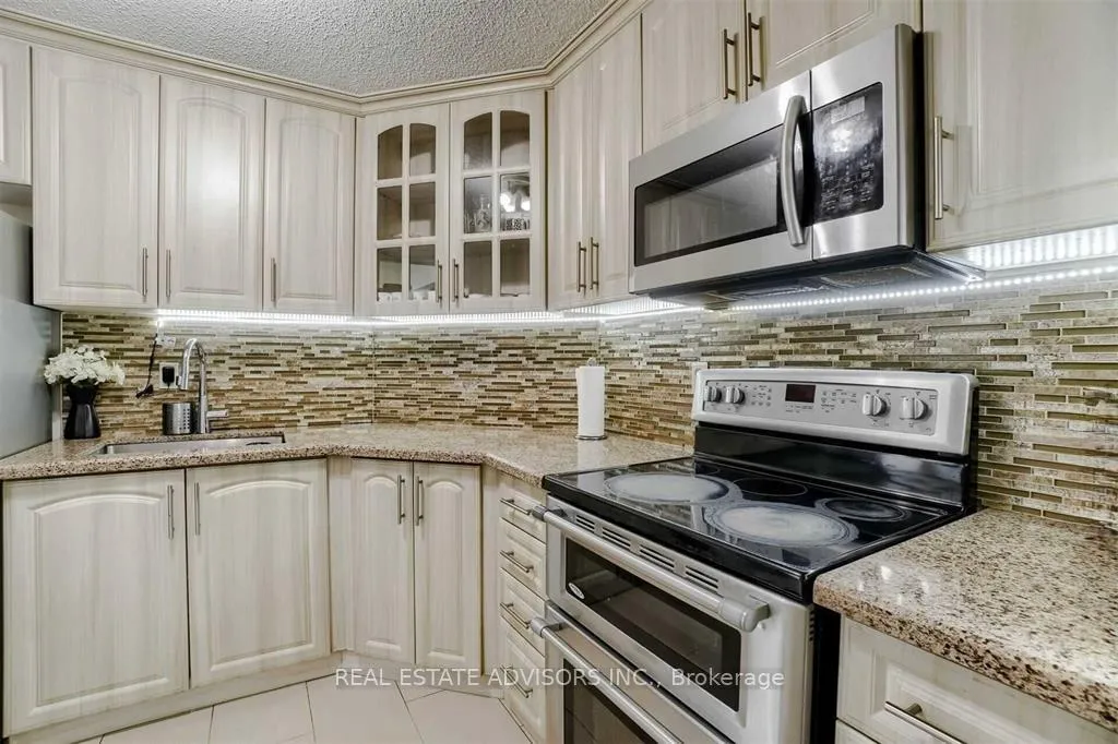 Photo 1 of Unit 1203, 41 Markbrook Lane, Etobicoke, Mount Olive-Silverstone-Jamestown — HOMEH