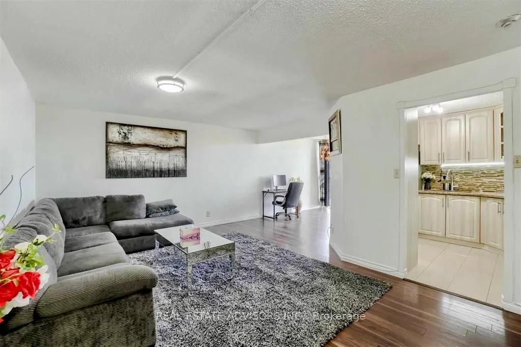 Photo 4 of Unit 1203, 41 Markbrook Lane, Etobicoke, Mount Olive-Silverstone-Jamestown — HOMEH