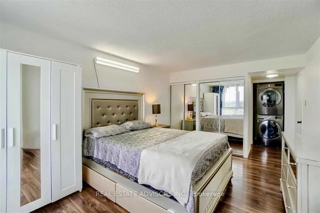 Photo 9 of Unit 1203, 41 Markbrook Lane, Etobicoke, Mount Olive-Silverstone-Jamestown — HOMEH