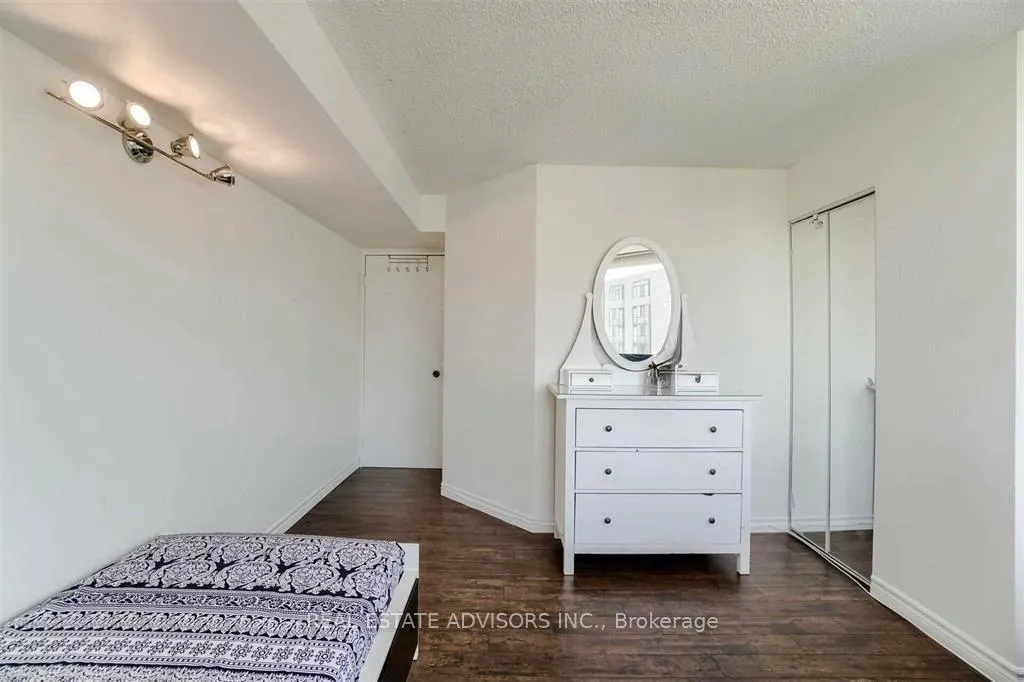 Photo 12 of Unit 1203, 41 Markbrook Lane, Etobicoke, Mount Olive-Silverstone-Jamestown — HOMEH