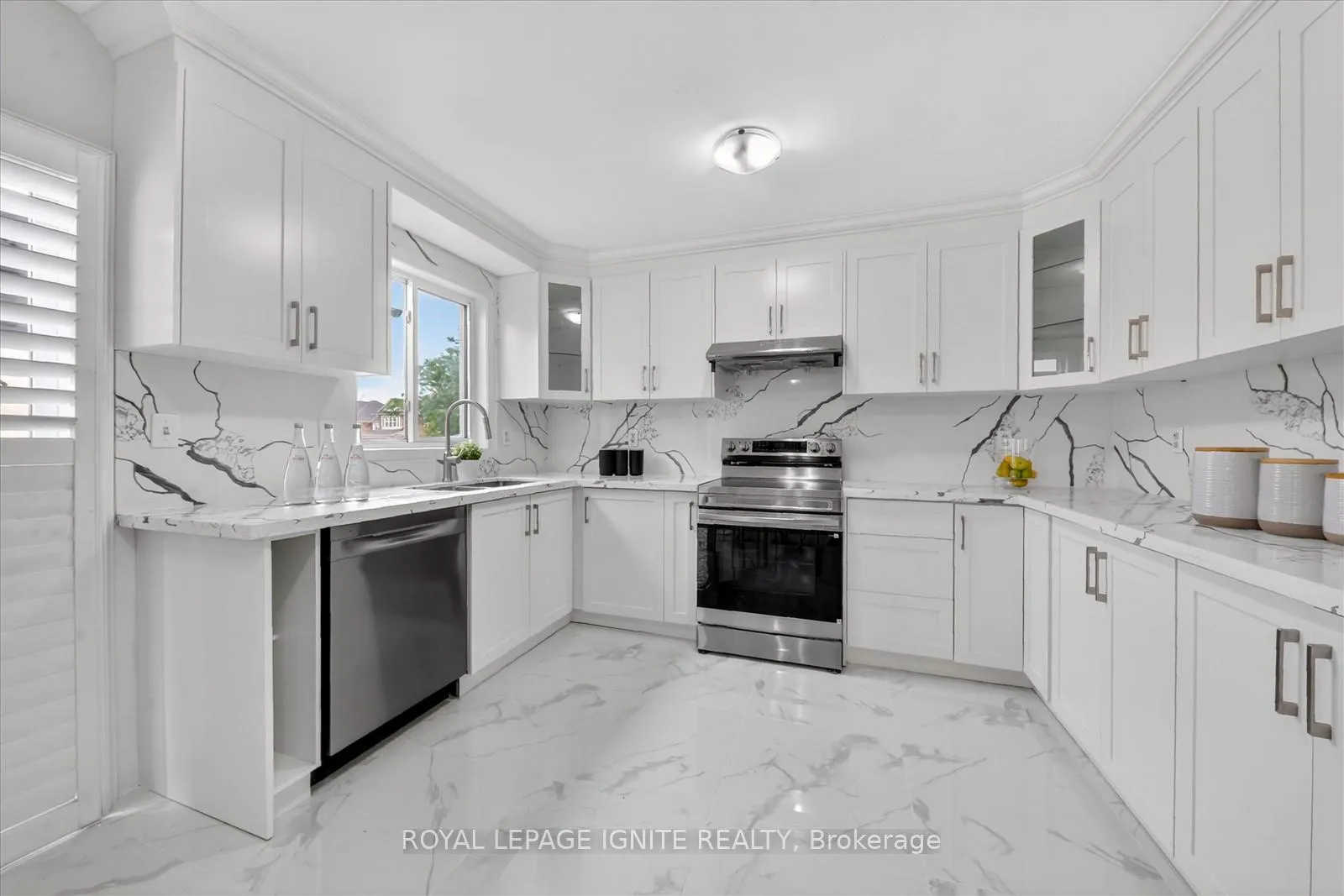 Photo 5 of 50 Panda Square, Scarborough, Rouge — HOMEH