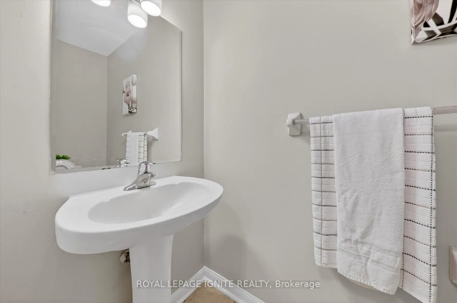 Photo 12 of 50 Panda Square, Scarborough, Rouge — HOMEH