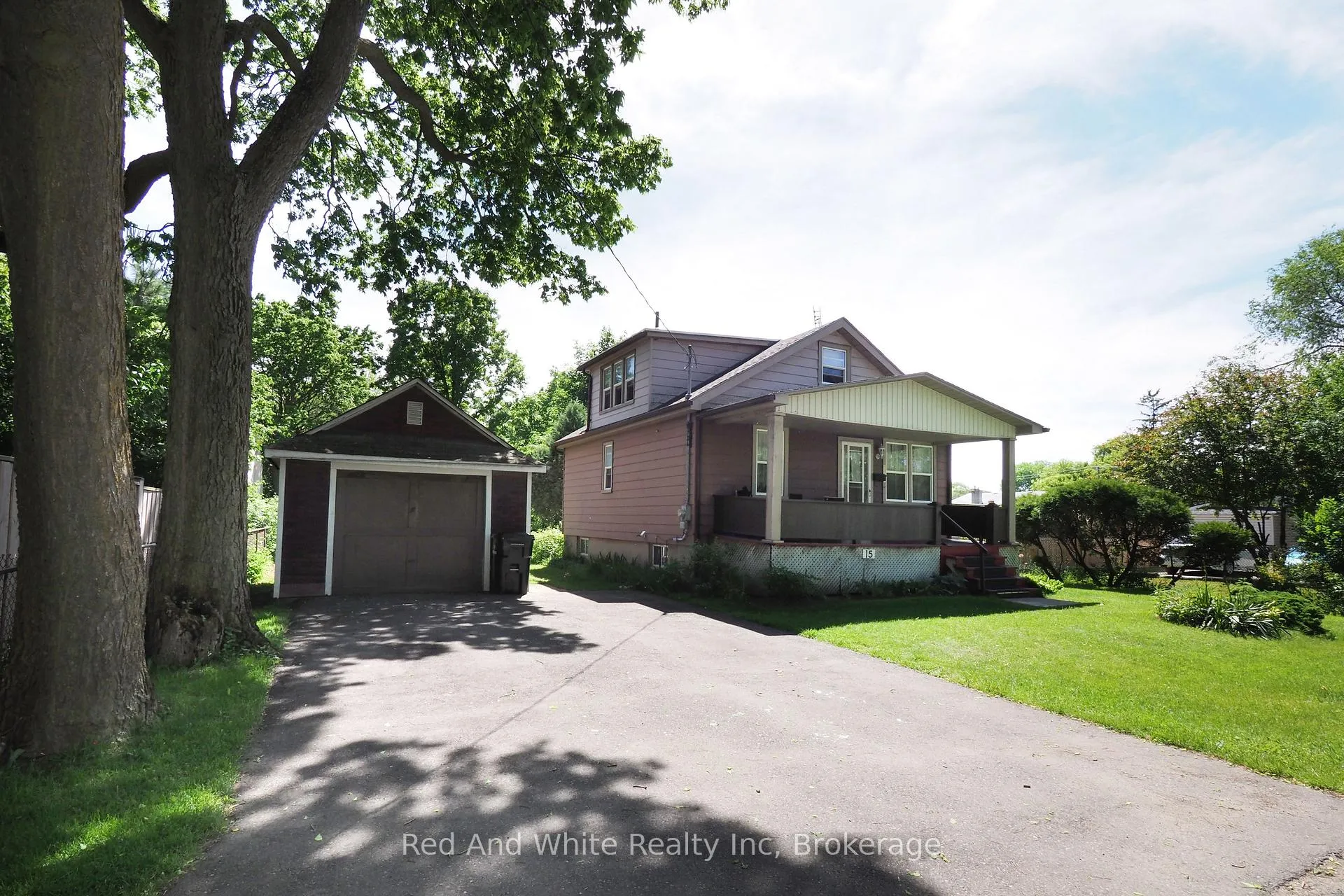 Photo 2 of 15 Horning Drive, Kitchener — HOMEH