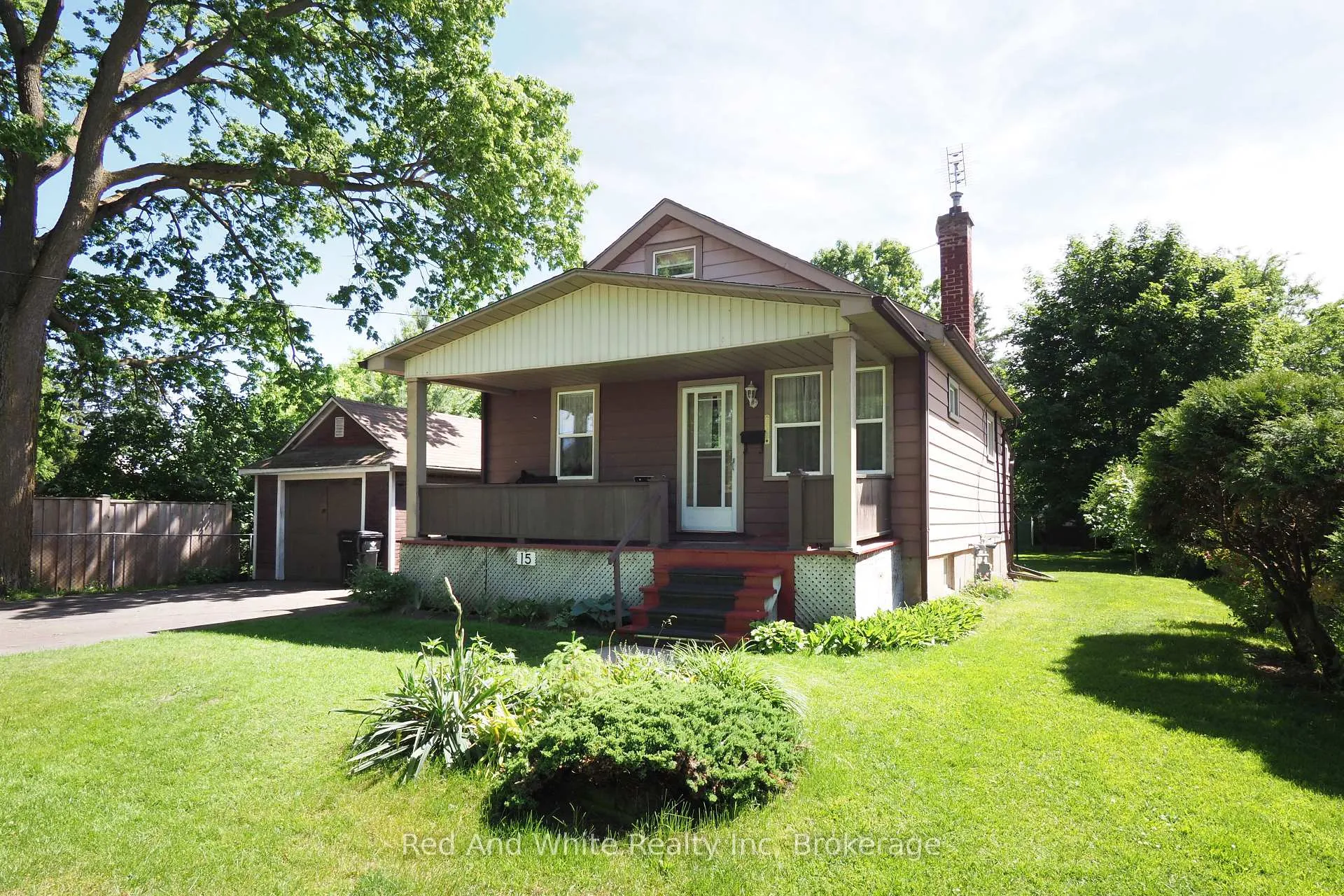 Photo 3 of 15 Horning Drive, Kitchener — HOMEH