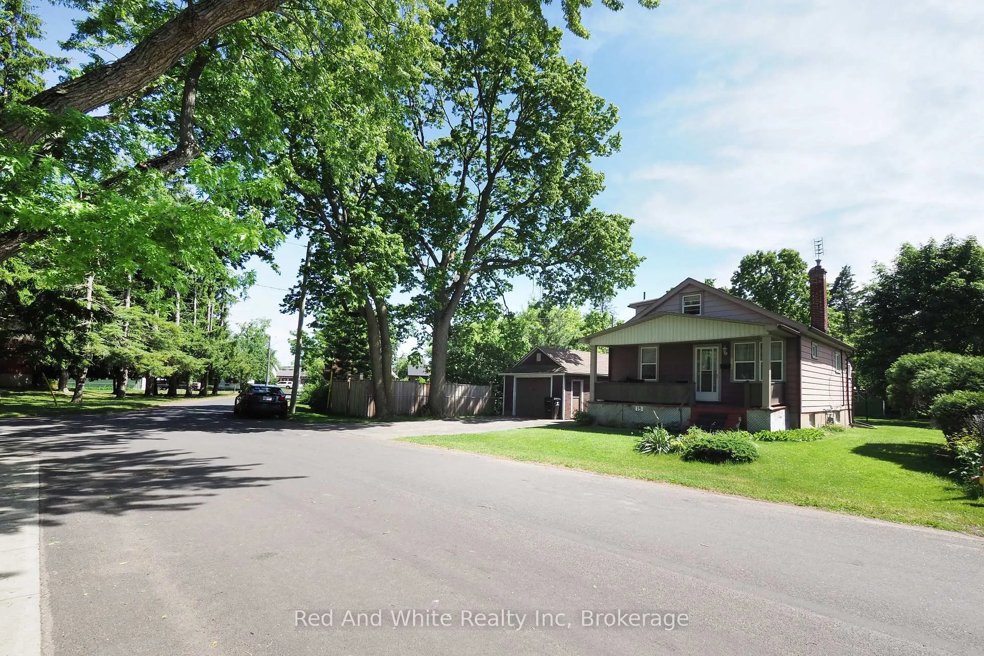 Photo 5 of 15 Horning Drive, Kitchener — HOMEH