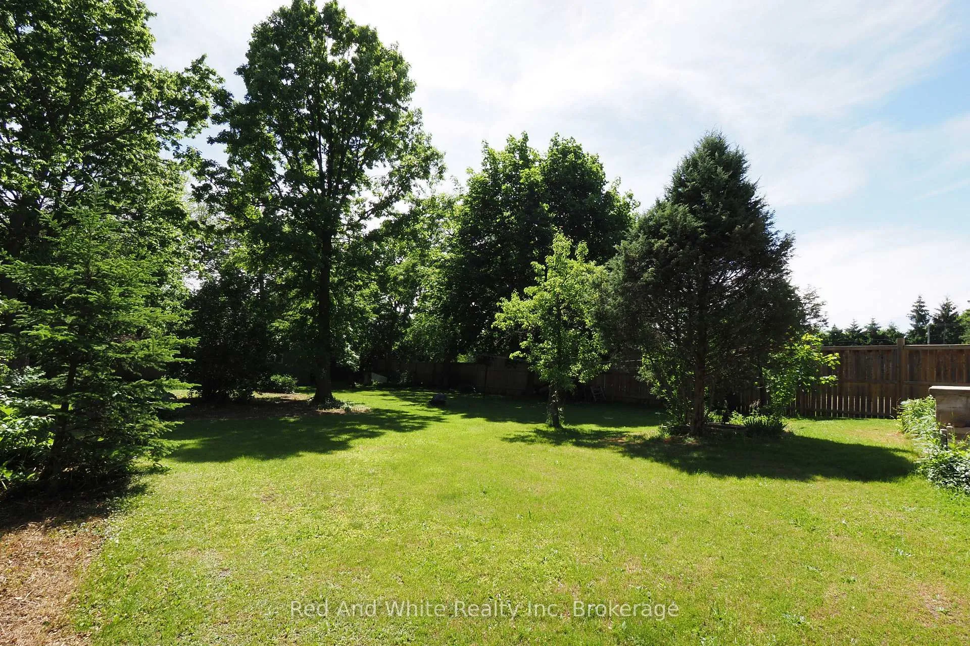 Photo 35 of 15 Horning Drive, Kitchener — HOMEH