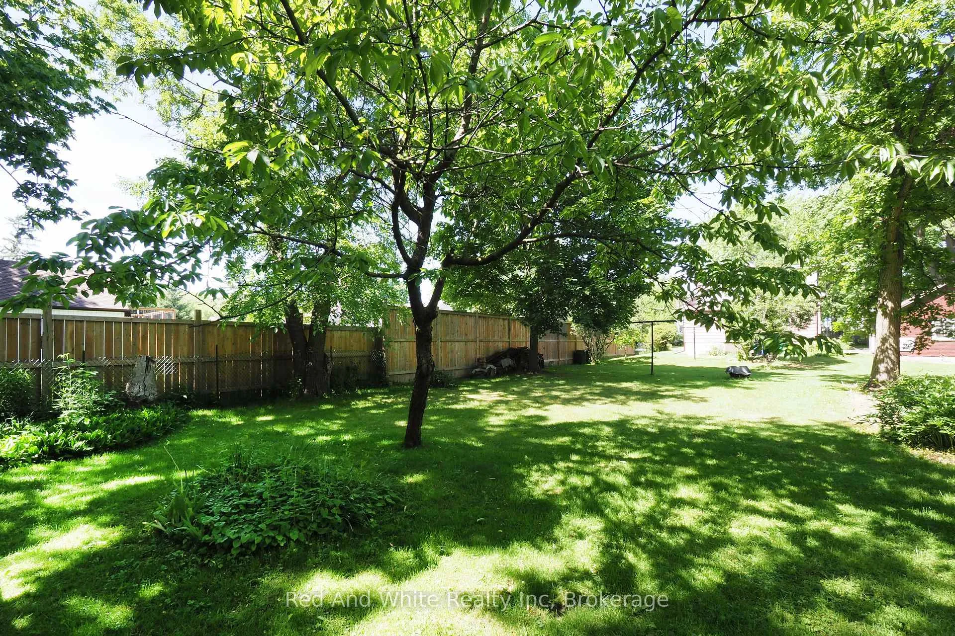 Photo 38 of 15 Horning Drive, Kitchener — HOMEH
