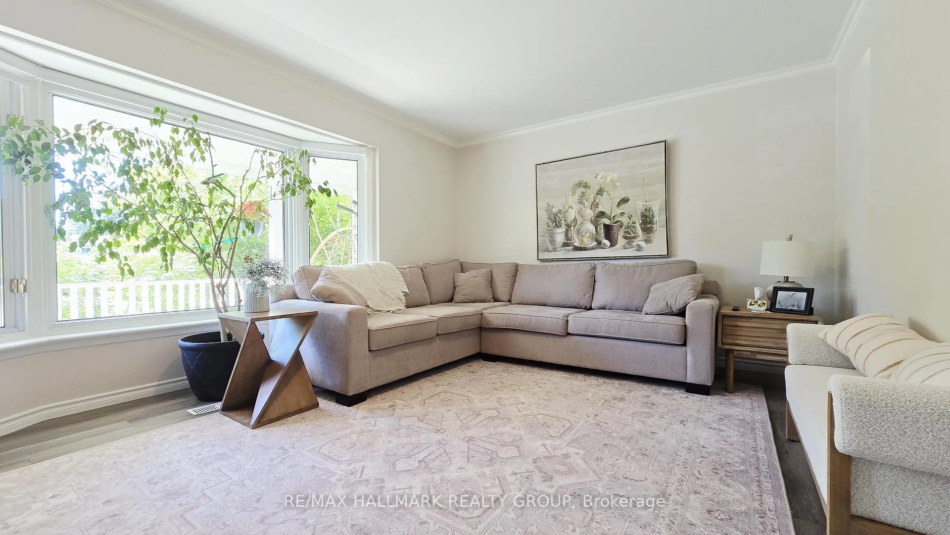 Photo 5 of 35 Seabrooke Drive, Ottawa, Kanata - Glencairn/Hazeldean — HOMEH