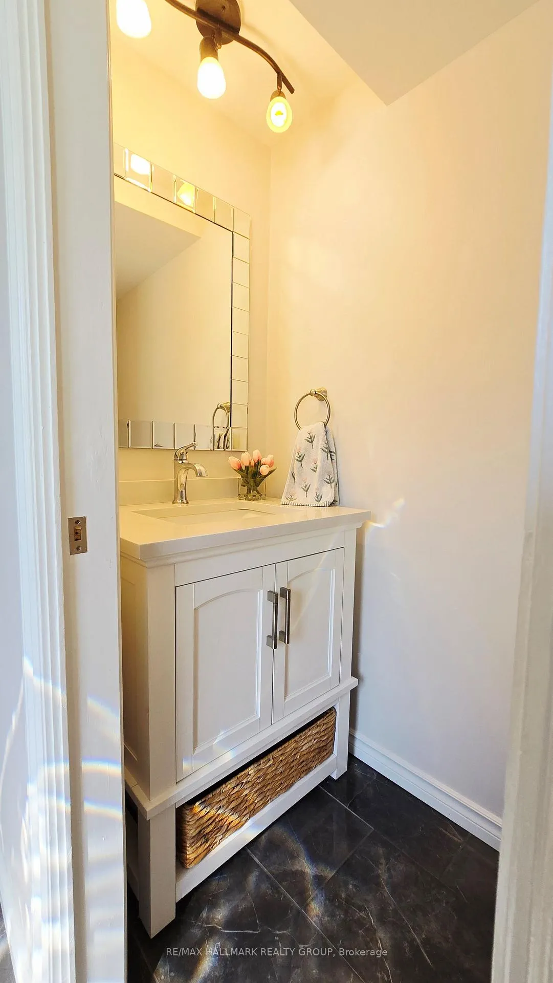 Photo 13 of 35 Seabrooke Drive, Ottawa, Kanata - Glencairn/Hazeldean — HOMEH
