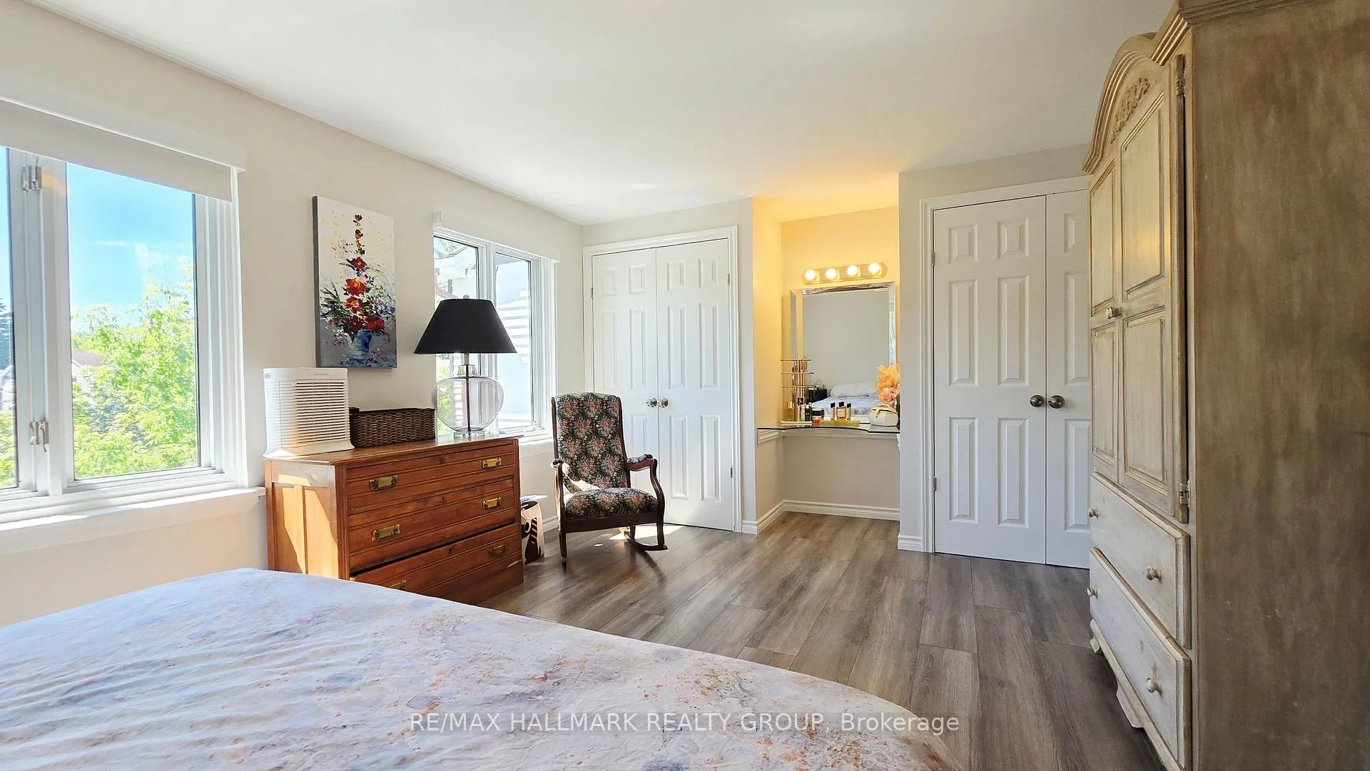 Photo 19 of 35 Seabrooke Drive, Ottawa, Kanata - Glencairn/Hazeldean — HOMEH