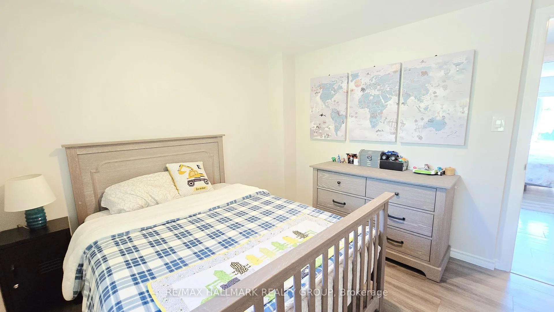 Photo 21 of 35 Seabrooke Drive, Ottawa, Kanata - Glencairn/Hazeldean — HOMEH