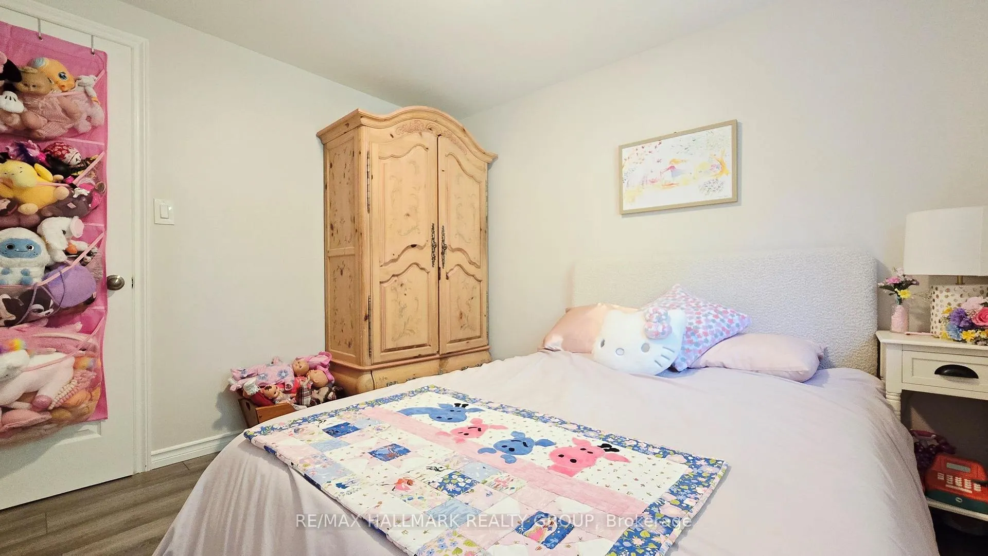 Photo 23 of 35 Seabrooke Drive, Ottawa, Kanata - Glencairn/Hazeldean — HOMEH