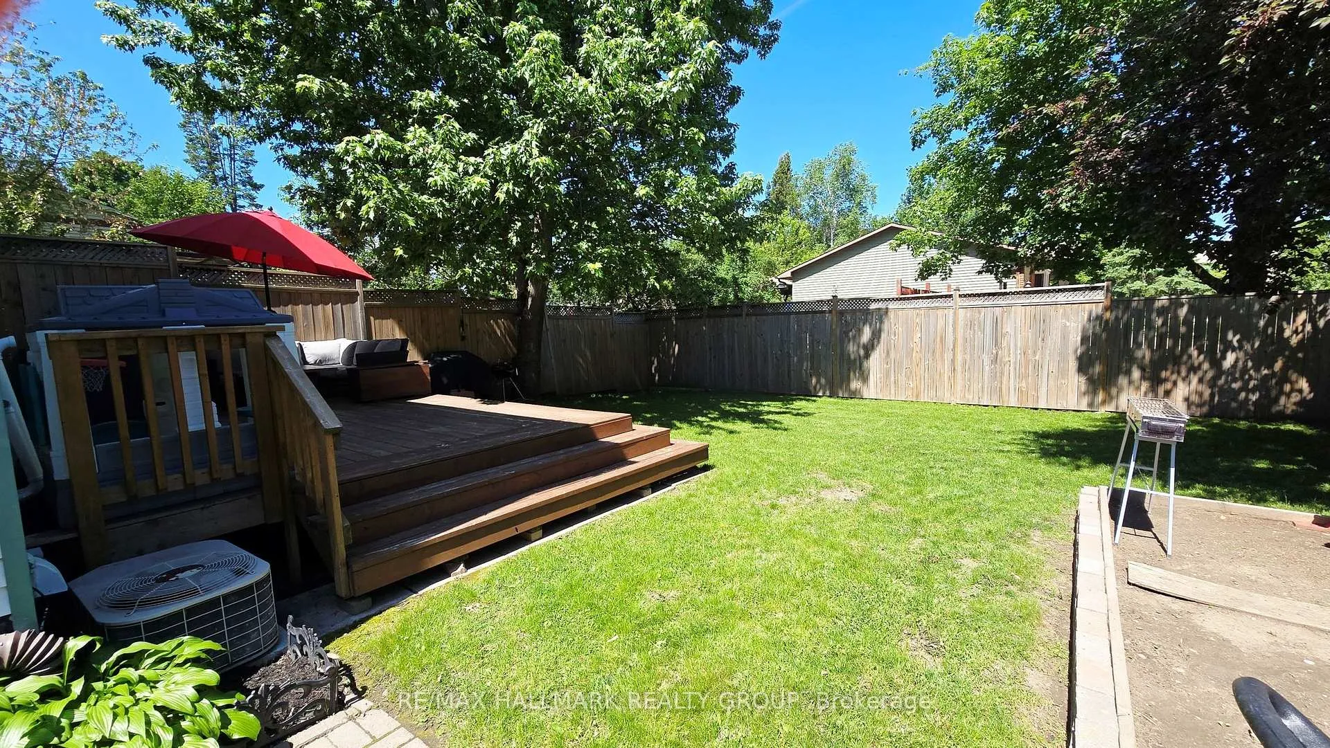 Photo 32 of 35 Seabrooke Drive, Ottawa, Kanata - Glencairn/Hazeldean — HOMEH