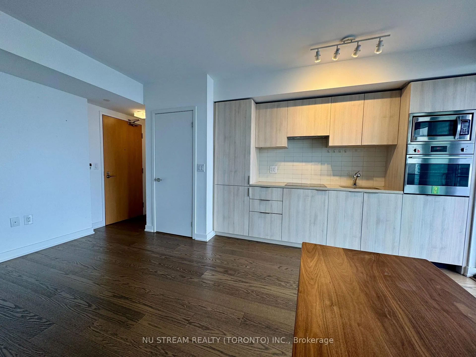 Photo 4 of Unit 3113, 11 Wellesley Street W, Toronto, Bay Street Corridor — HOMEH