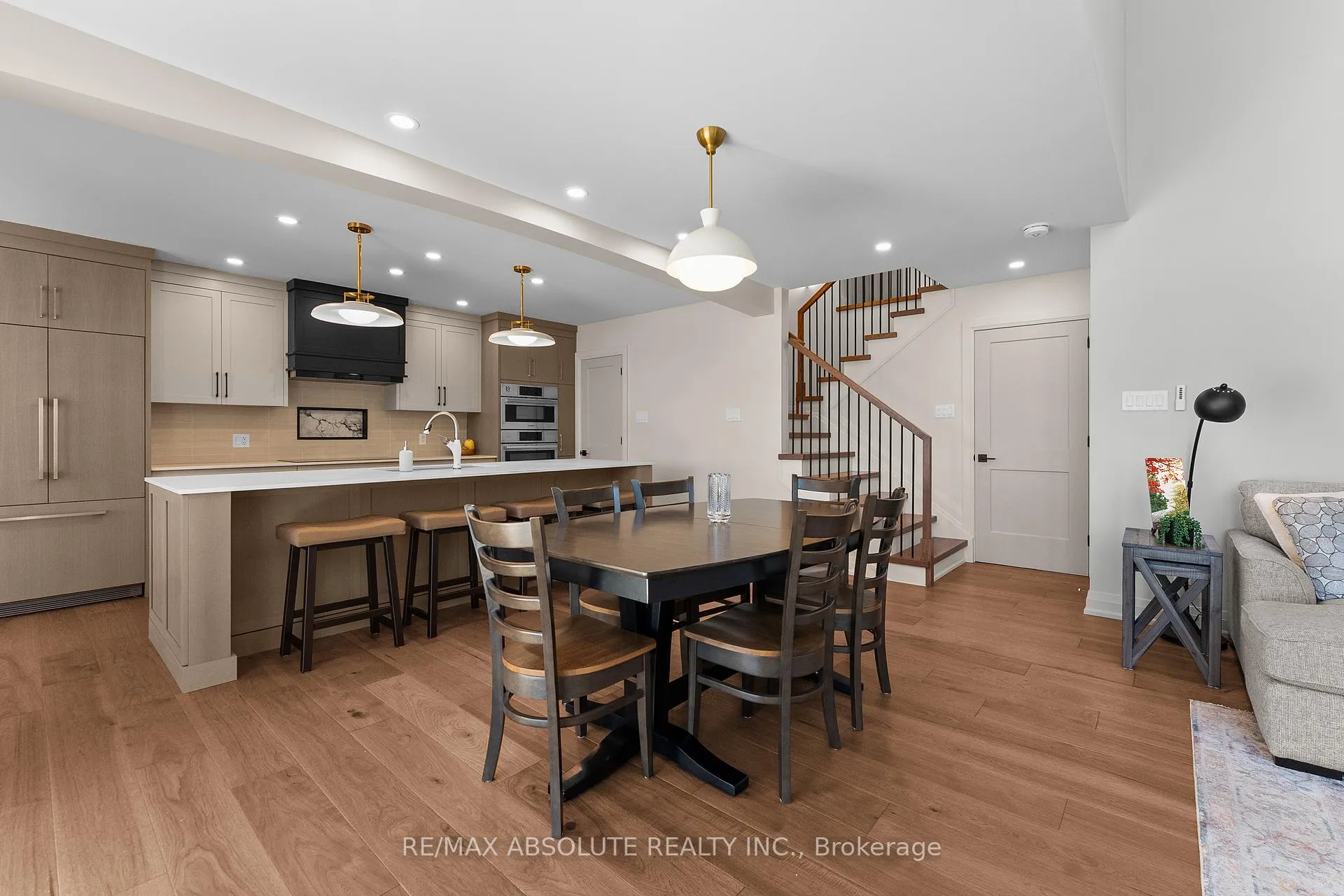 Photo 10 of 664 Caruso Circle, McNab/Braeside, Mcnab/Braeside Twps — HOMEH