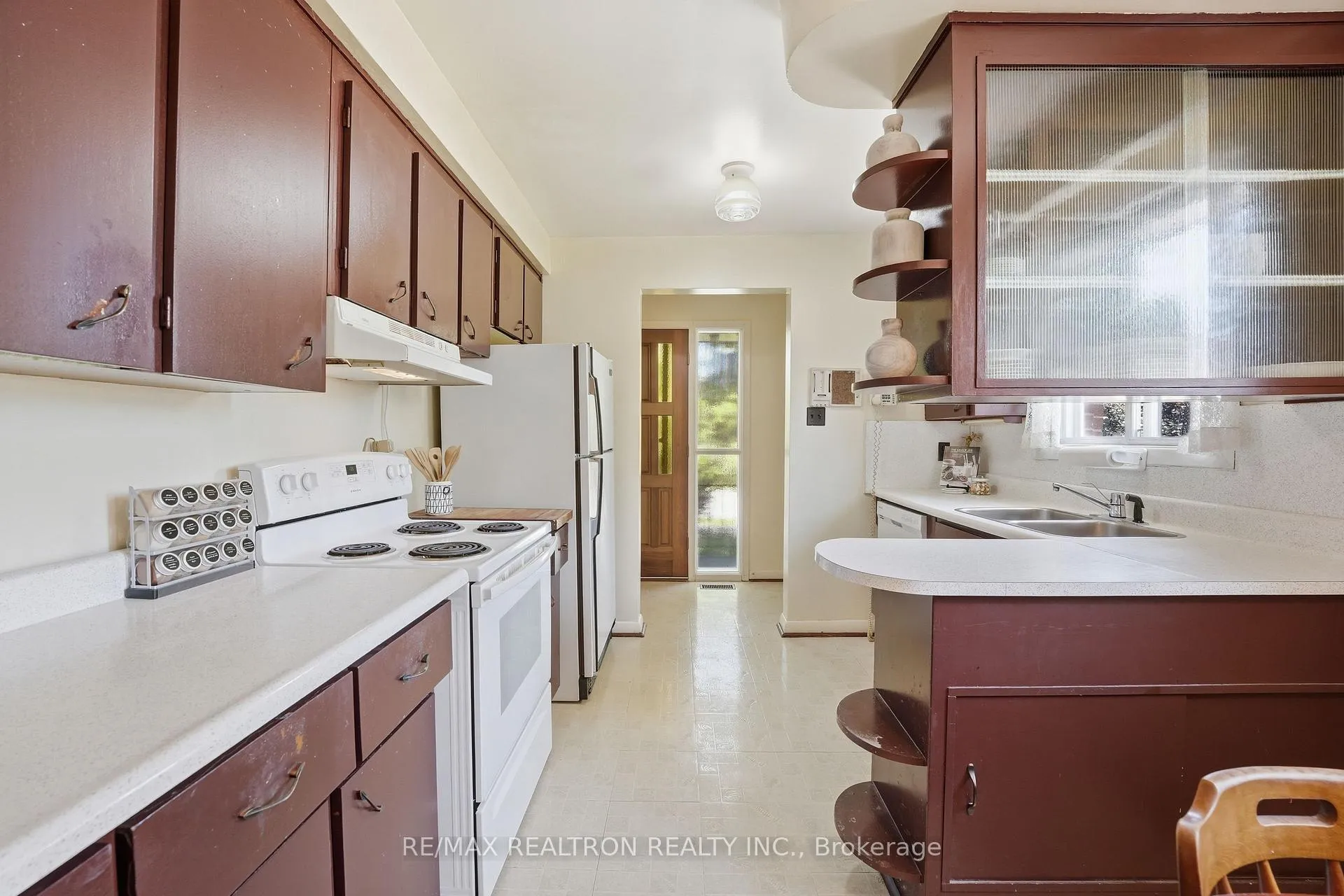 Photo 6 of 13 Kemano Road, Aurora, Aurora Heights — HOMEH