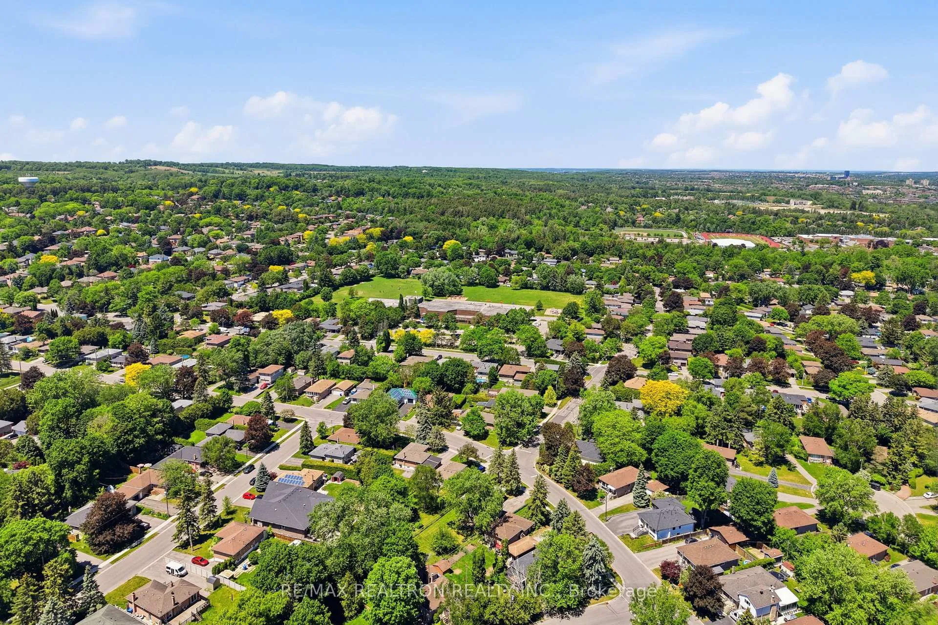 Photo 34 of 13 Kemano Road, Aurora, Aurora Heights — HOMEH