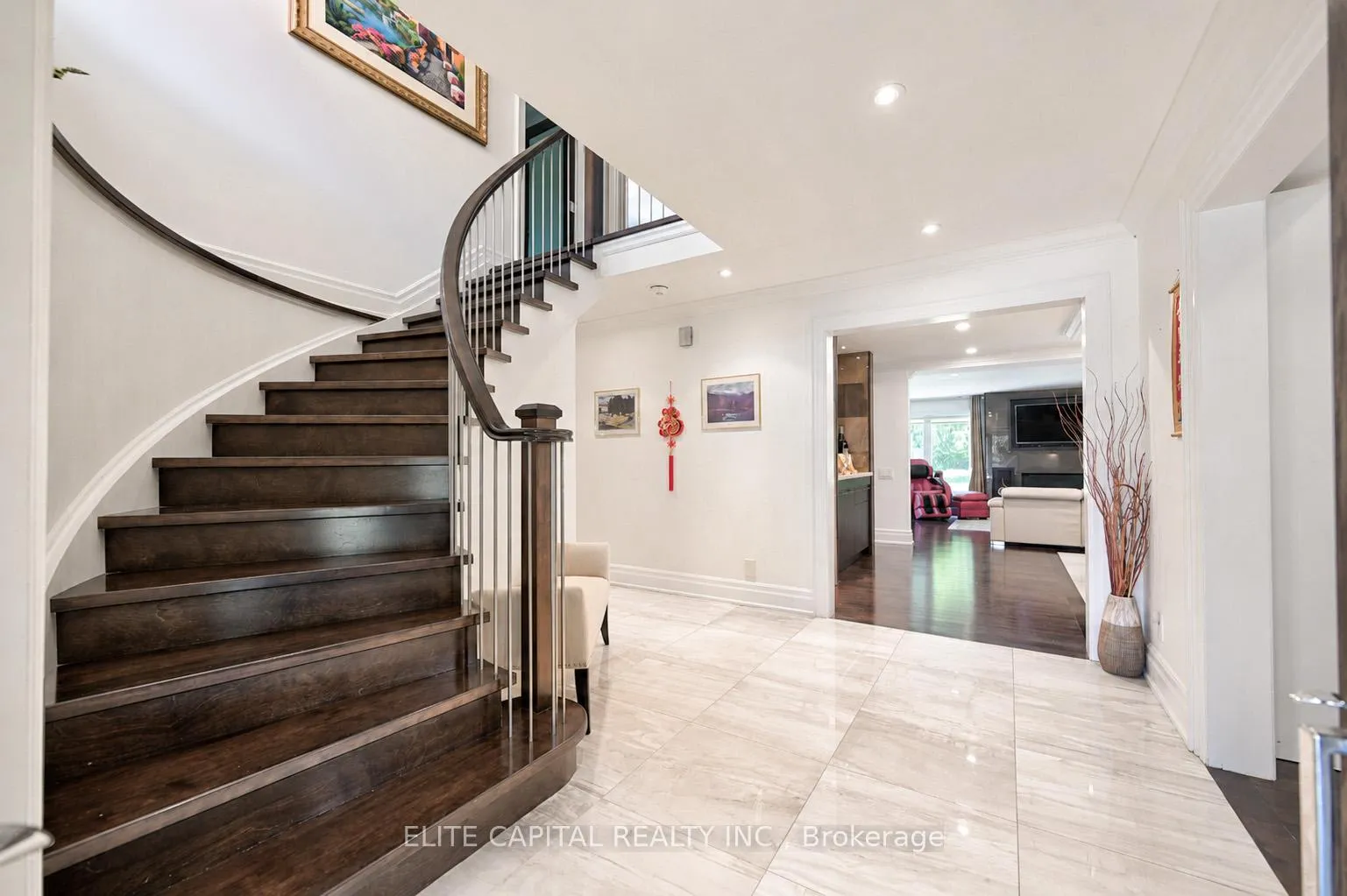Photo 2 of 16 Thomas Reid Road, Markham, Victoria Square — HOMEH