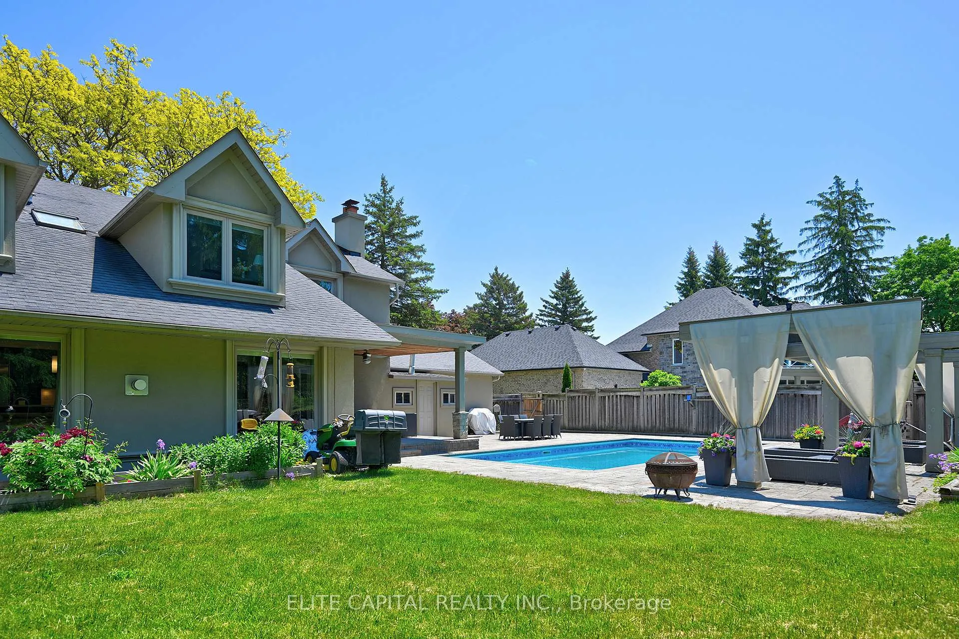 Photo 18 of 16 Thomas Reid Road, Markham, Victoria Square — HOMEH