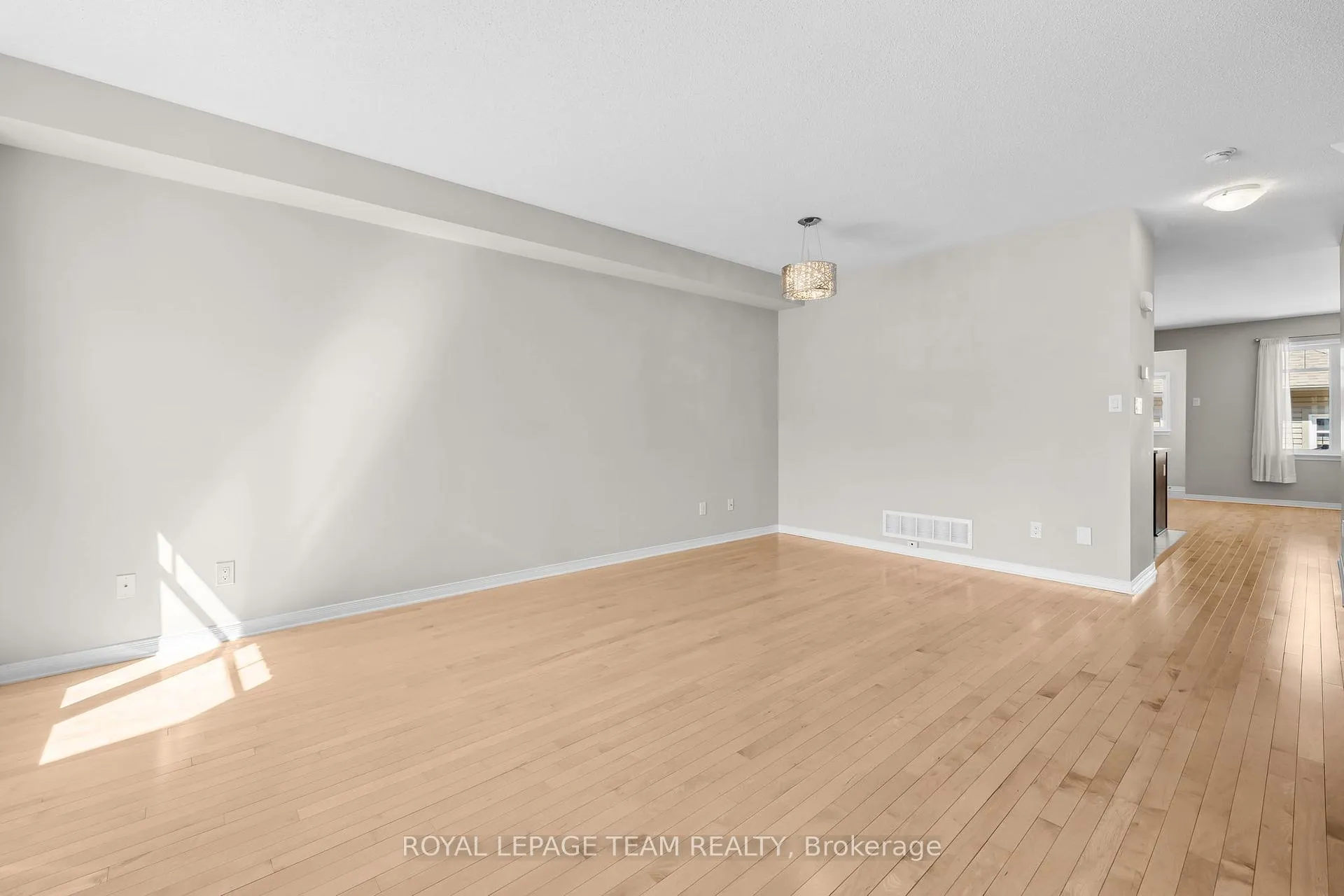 Photo 7 of 377 Sweetflag Street, Ottawa, Barrhaven - Longfields — HOMEH