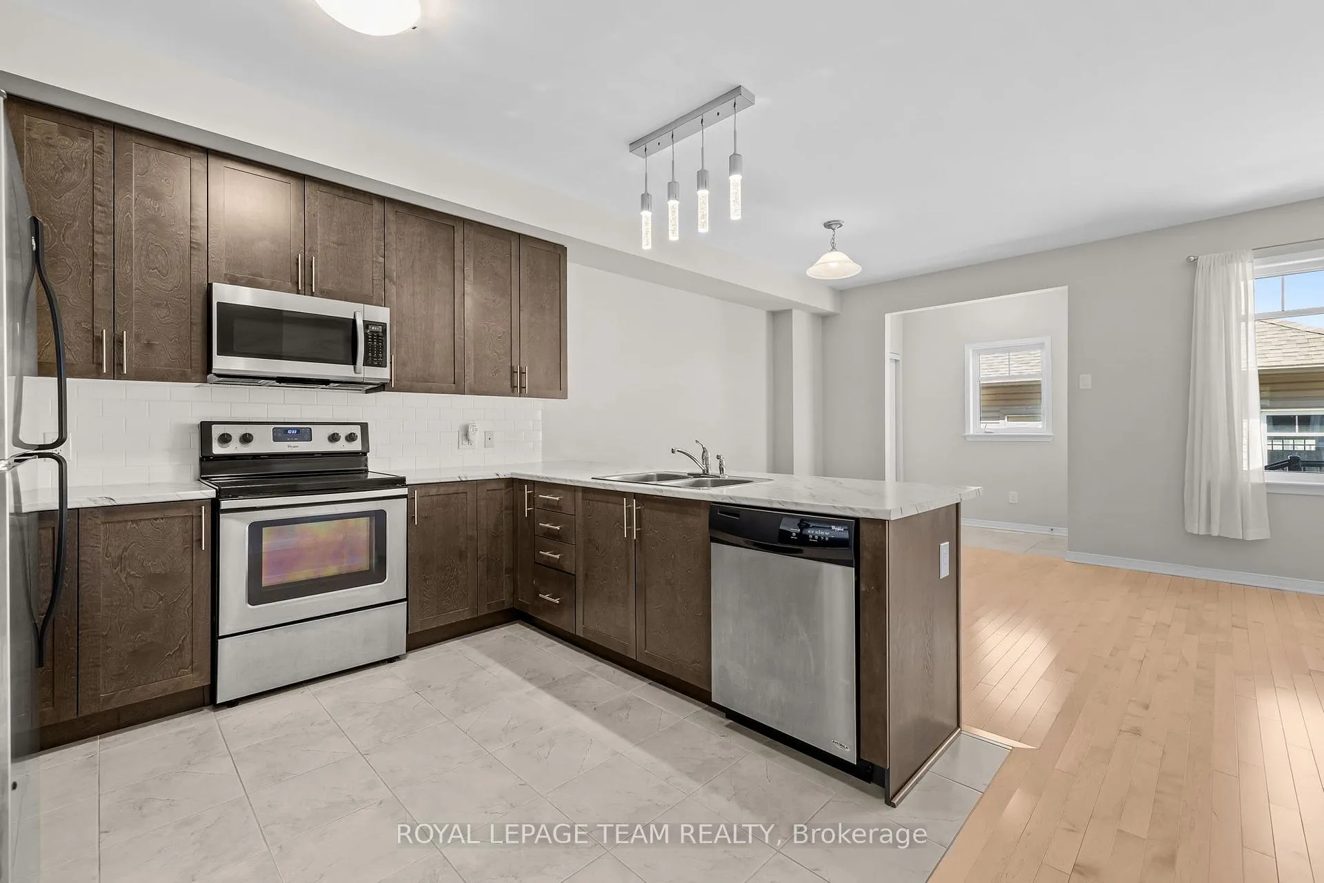 Photo 10 of 377 Sweetflag Street, Ottawa, Barrhaven - Longfields — HOMEH