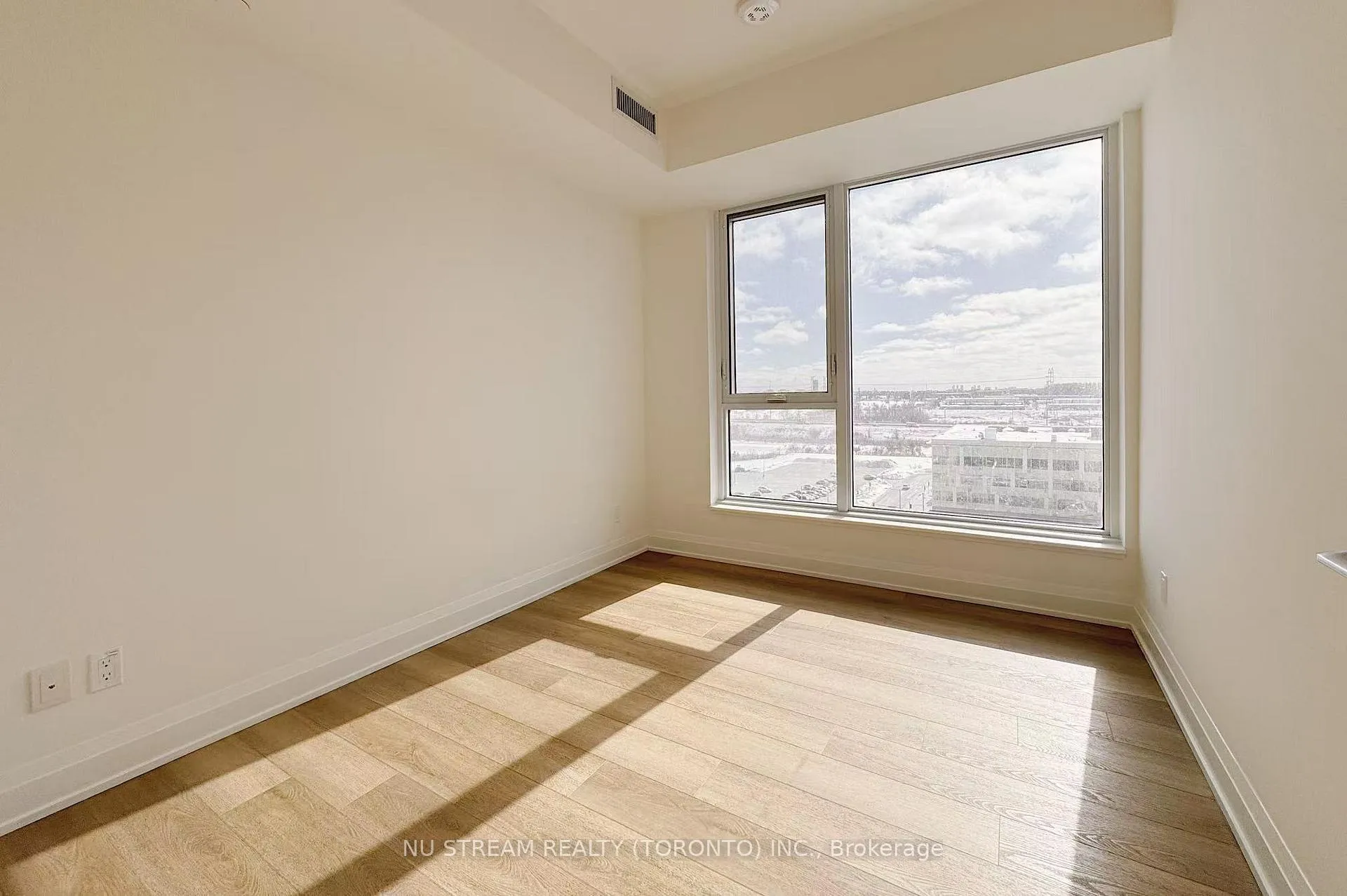 Photo 10 of Unit 1109, 38 Andre De Grasse Street, Markham, Unionville — HOMEH