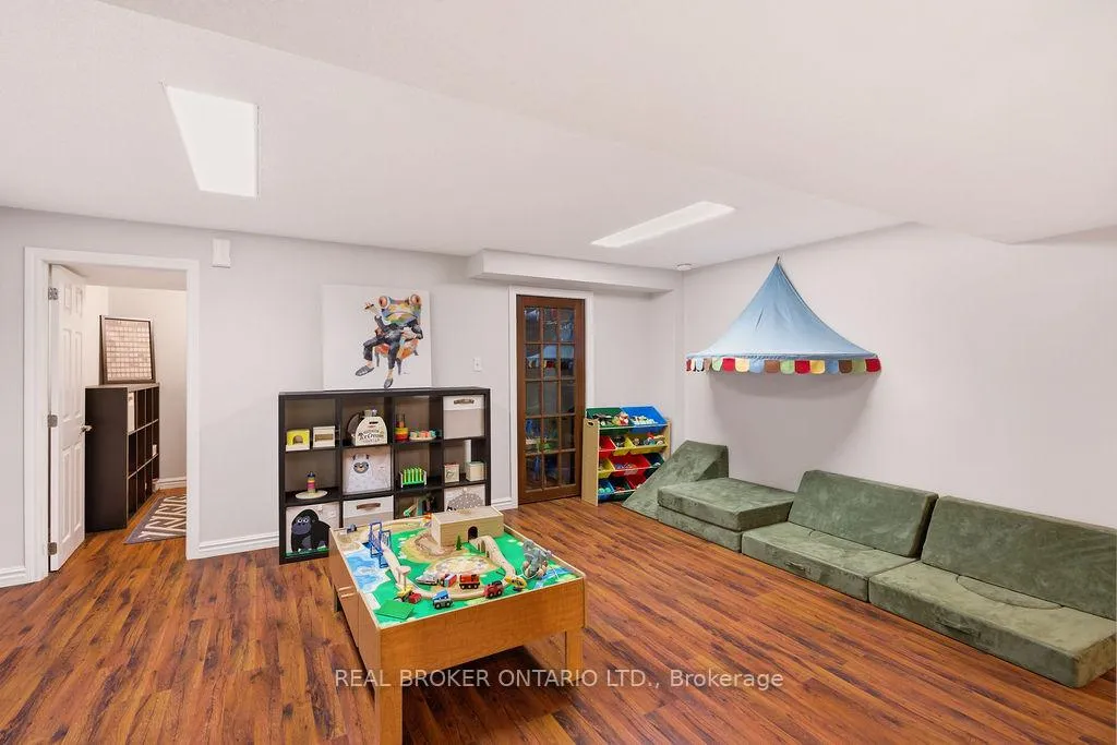 Photo 36 of 17 Notman Way, Ottawa, Hunt Club Park — HOMEH