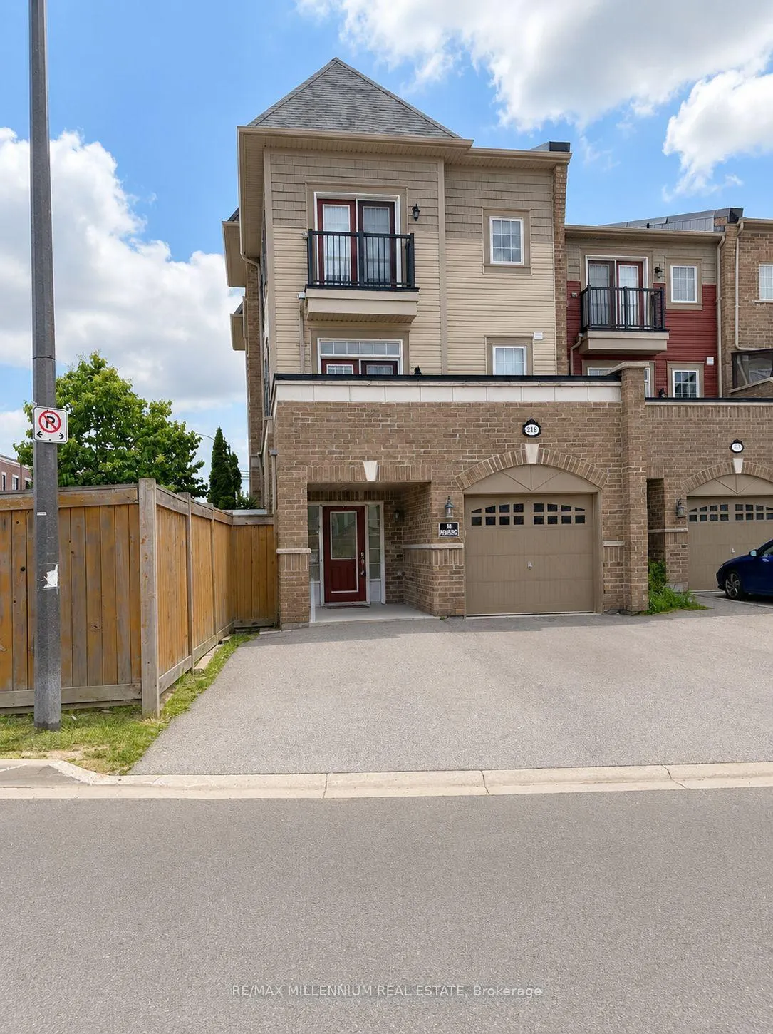 Photo 1 of 218 Dougall Avenue, Caledon, Rural Caledon — HOMEH