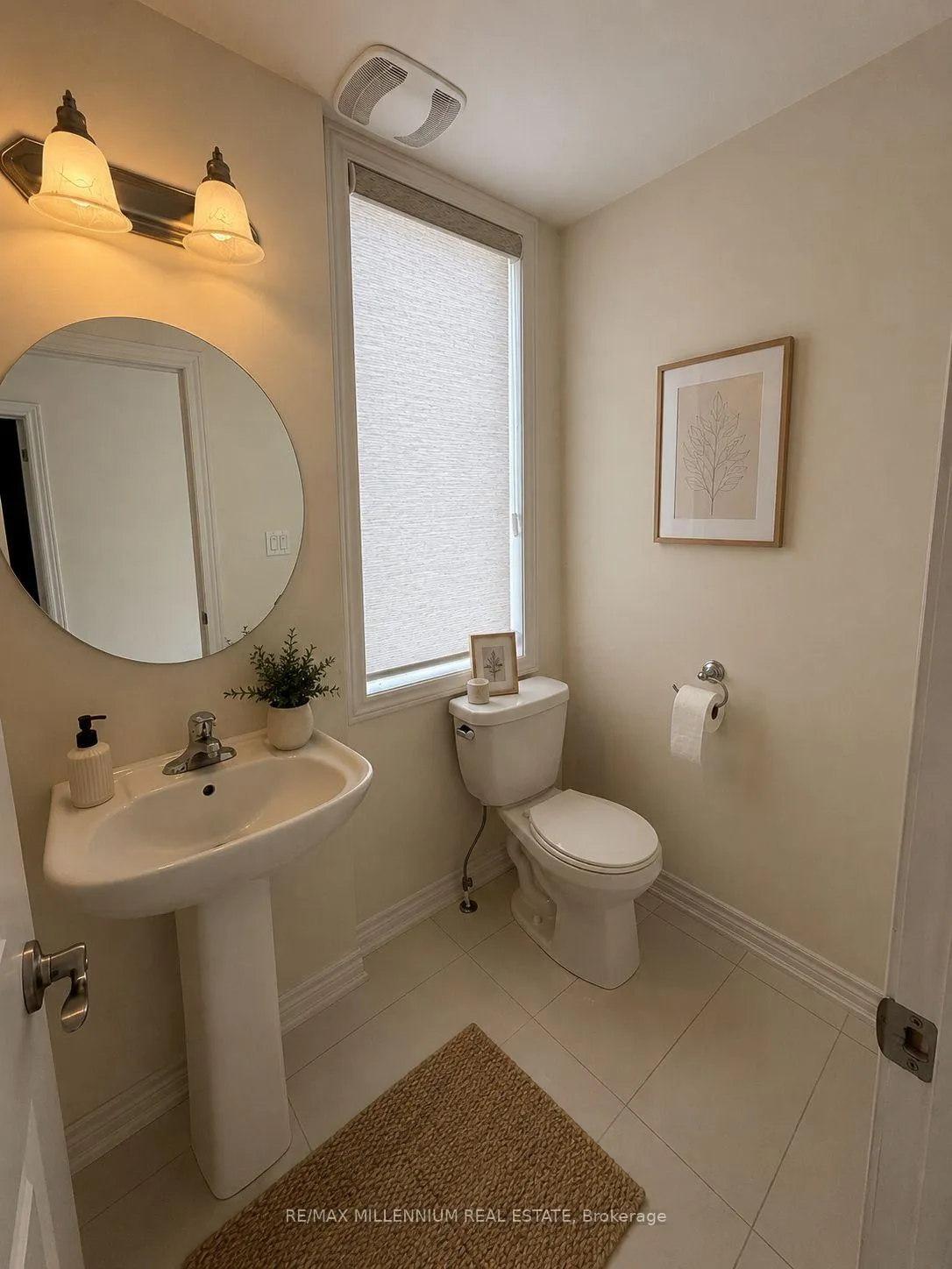 Photo 10 of 218 Dougall Avenue, Caledon, Rural Caledon — HOMEH