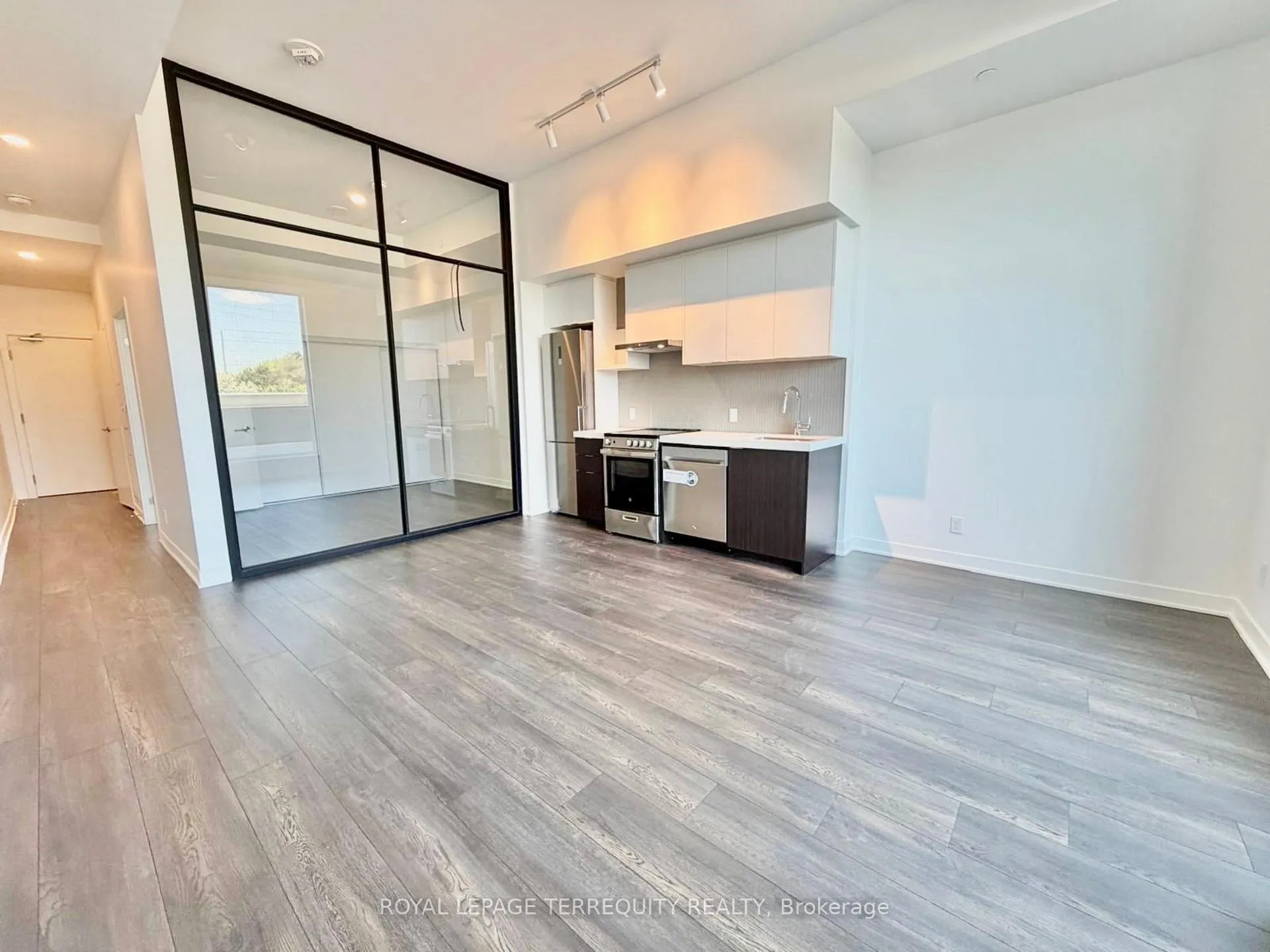 Photo 8 of Unit 204, 10 Flavelle Trail, Vaughan, Steeles West Industrial — HOMEH