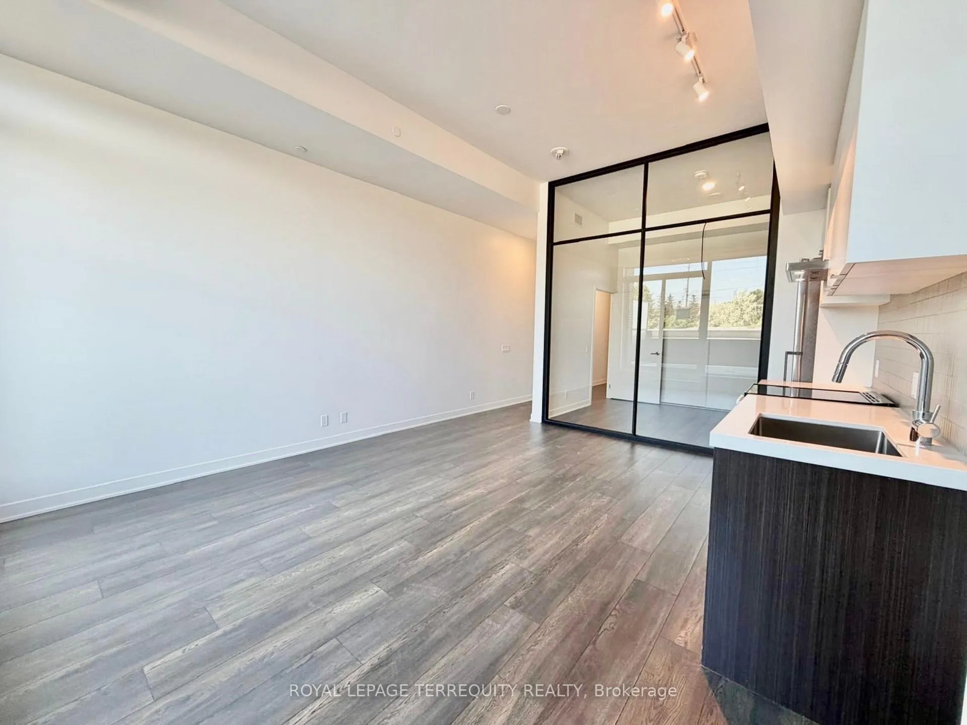 Photo 13 of Unit 204, 10 Flavelle Trail, Vaughan, Steeles West Industrial — HOMEH