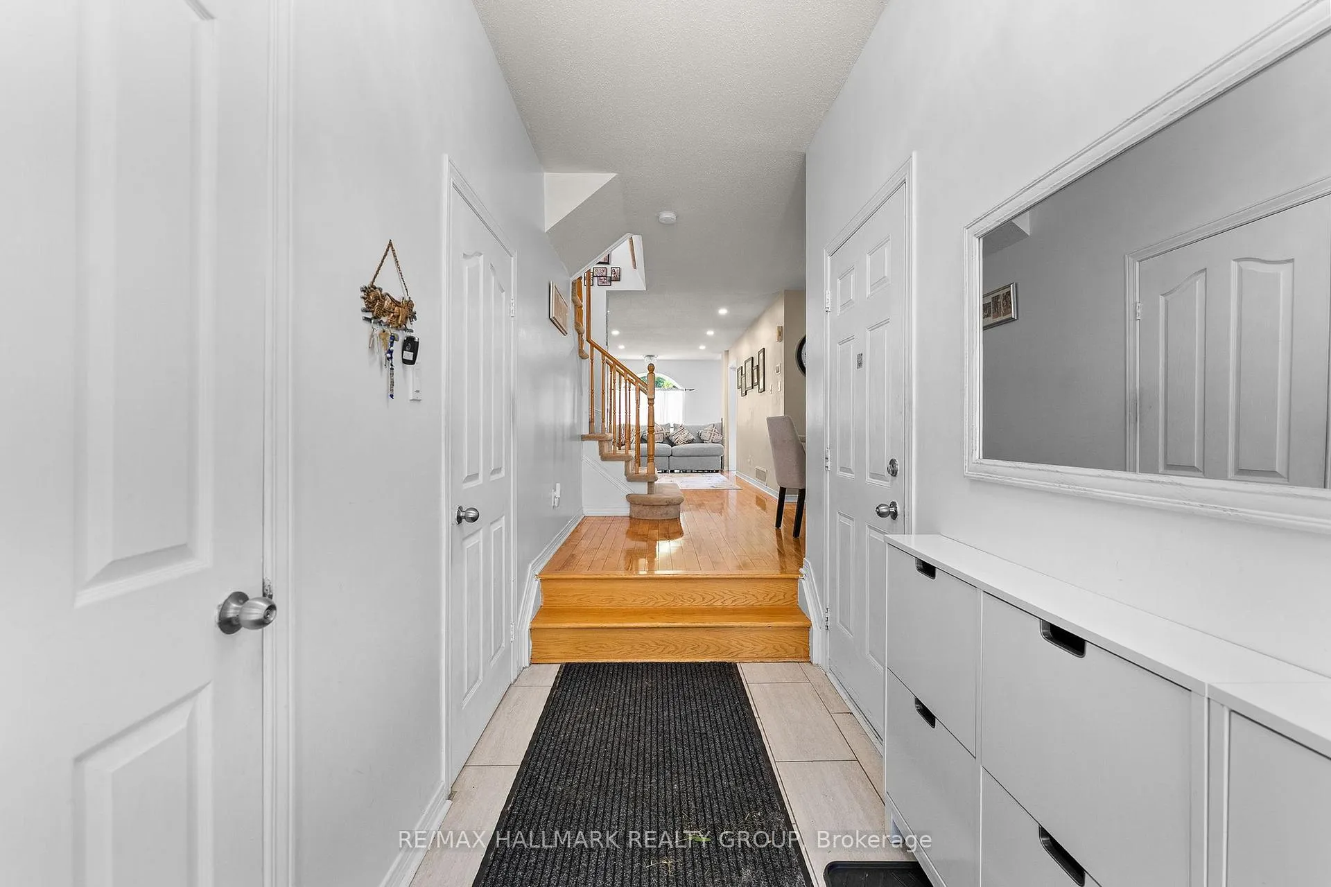 Photo 2 of 1157 Marchant Drive, Ottawa, Avalon East — HOMEH