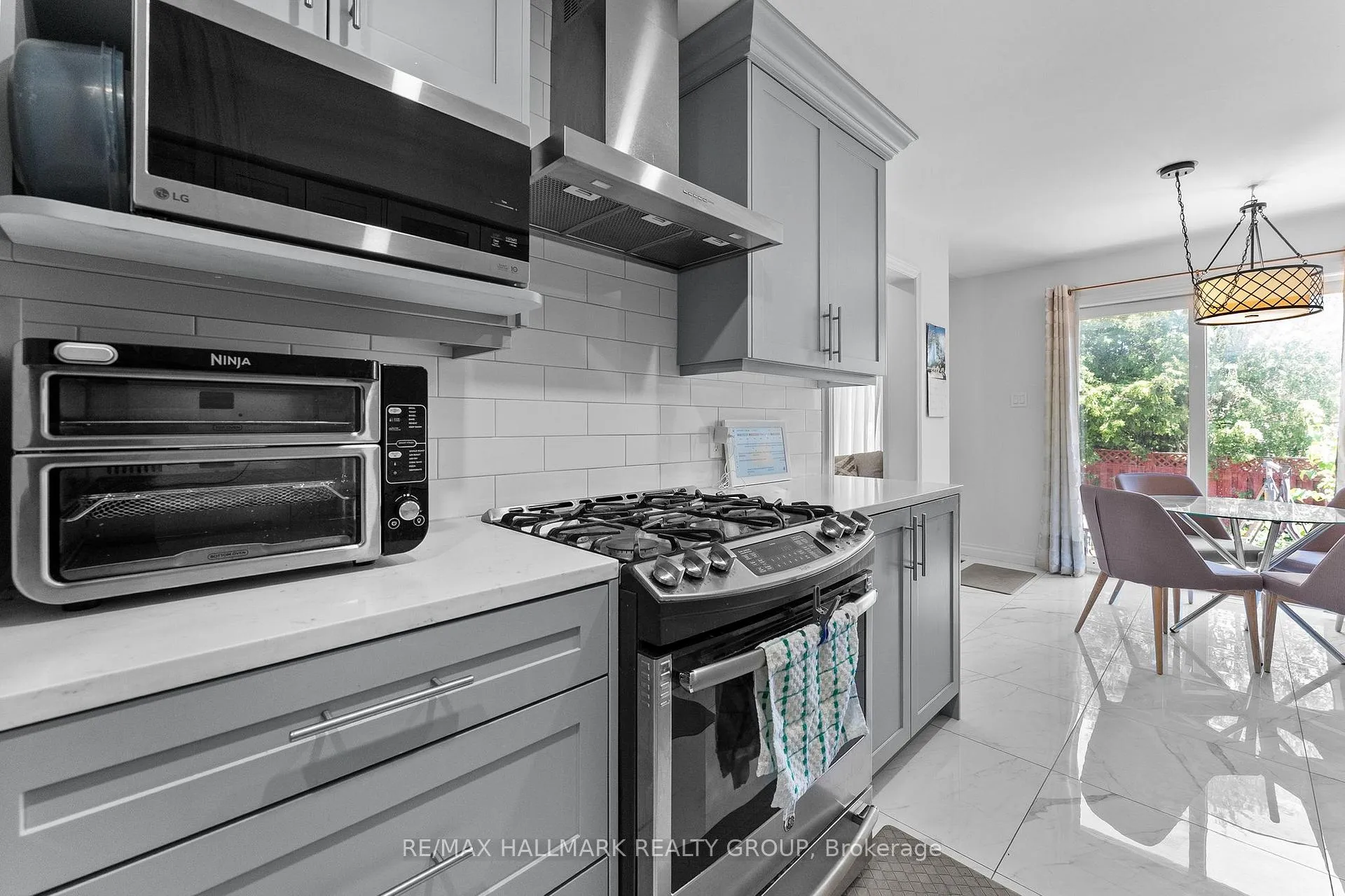 Photo 10 of 1157 Marchant Drive, Ottawa, Avalon East — HOMEH