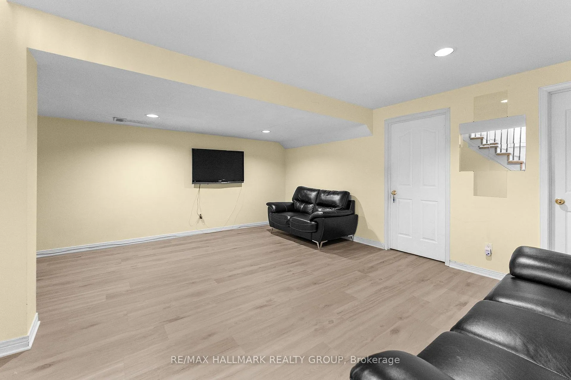 Photo 21 of 1157 Marchant Drive, Ottawa, Avalon East — HOMEH