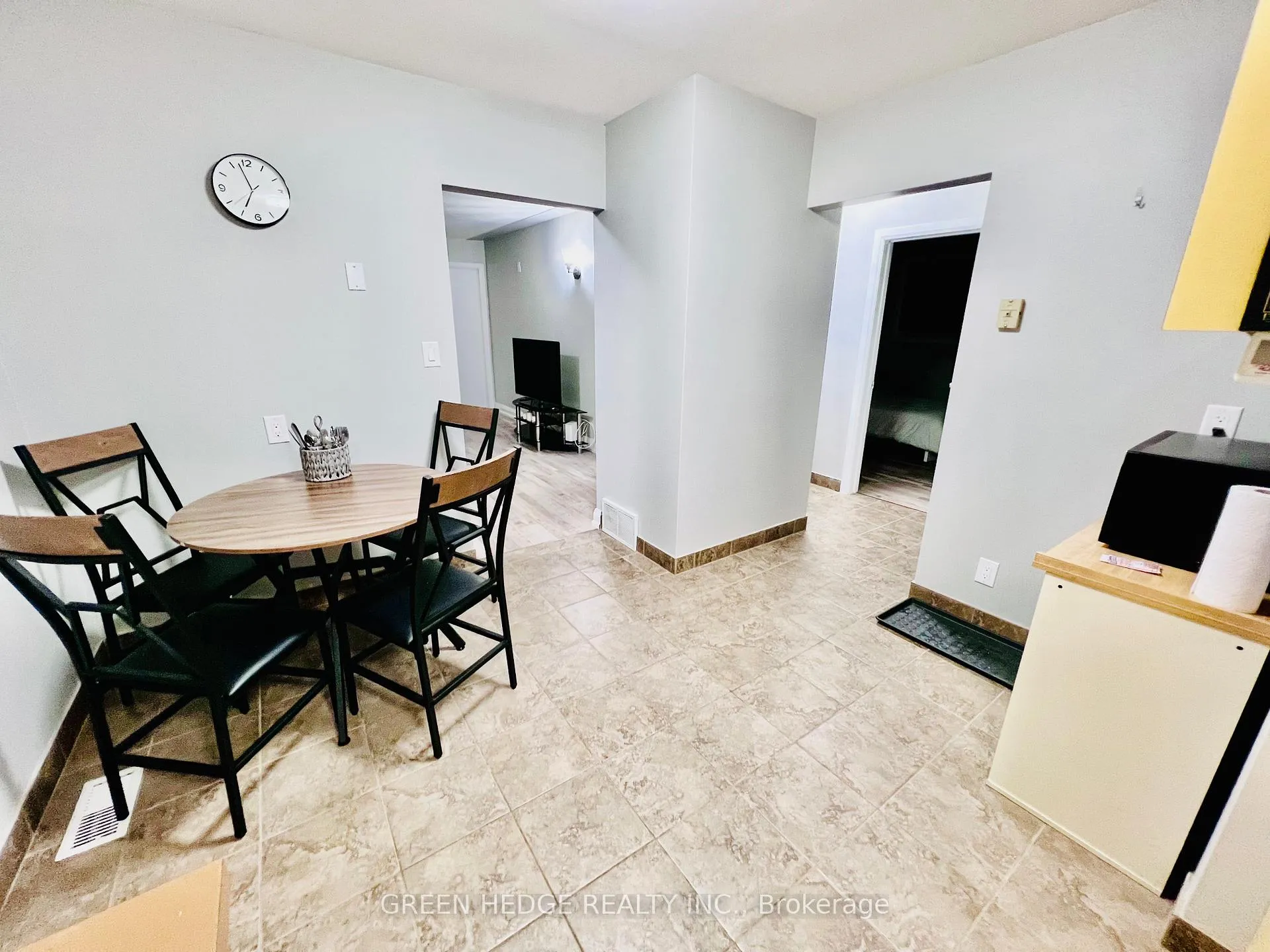 Photo 5 of 34 Stanley Avenue, Kitchener, Bridgeport — HOMEH